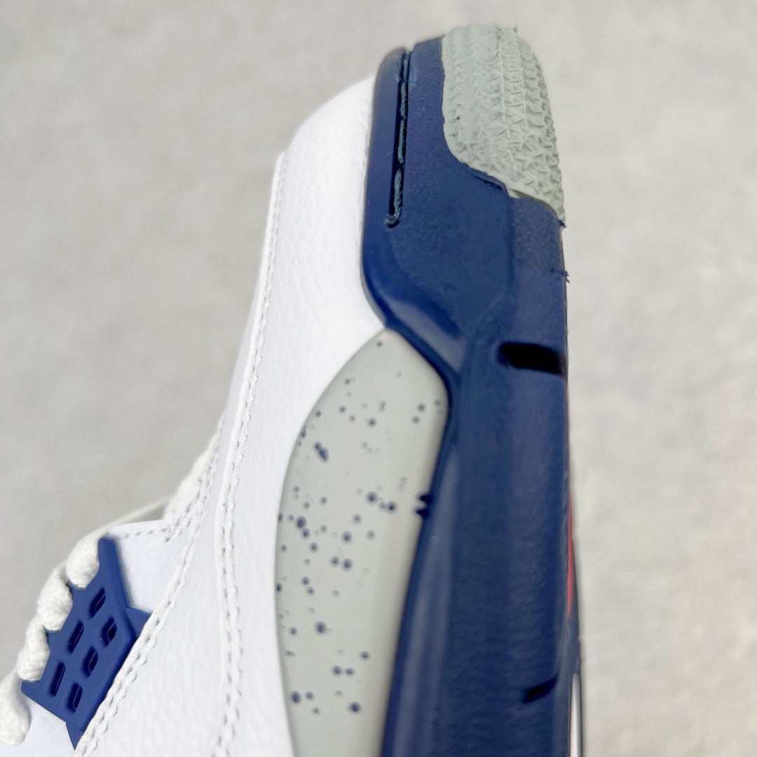 图片[15]-＃KZ神版福利回馈 Air Jordan AJ4 Retro 午夜蓝 DH6927-140 独家外贸特供尺码含 45.5 49.5 50.5 国内外口碑最好最推荐的产品 市场中端王者 亲自操刀耗时半年巨作 全套原纸板楦头开发 确保原汁原味 完美呈现四代版型 一比一鞋头弧度高度鞋身弧度 此版本只针对中端市场 皮料材质有所更替 其他数据细节工艺流程均保持一致 绝不口嗨 细节品控鞋型随意秒杀市面3XX 4XX 原厂TPU网格鞋带扣 正确内里网布 菱角分明不变形无多余毛边 柔软性质感一致于原鞋 市场唯一原厂鞋扣模具 背面可见隐藏注塑口 原厂织唛标 原厂飞人电绣工艺 尾指中部跳三针 独家绑鞋带手法 印刷中底布 四线拉帮 米色美纹纸贴合固定 进口港宝加持 后跟自然饱满 全鞋荧光划线卡点 追求极致完美 每一双都是工艺品 多重QC质检 超越公司货的品控标准 实实在在的免检产品 尺码：40 40.5 41 42 42.5 43 44 44.5 45 45.5 46 47.5 48.5 49.5 50.5-选品中心