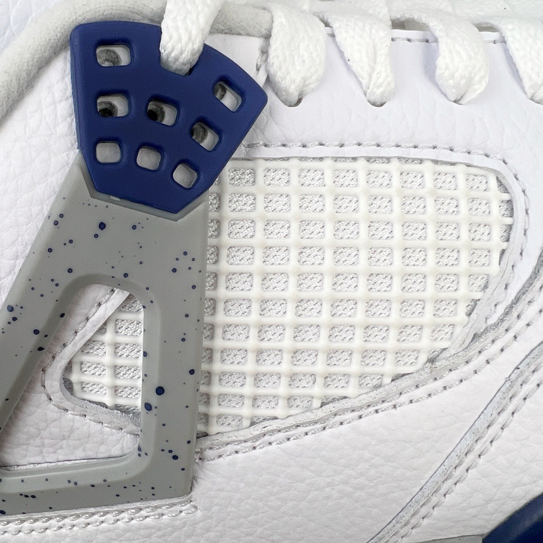 图片[10]-＃KZ神版福利回馈 Air Jordan AJ4 Retro 午夜蓝 DH6927-140 独家外贸特供尺码含 45.5 49.5 50.5 国内外口碑最好最推荐的产品 市场中端王者 亲自操刀耗时半年巨作 全套原纸板楦头开发 确保原汁原味 完美呈现四代版型 一比一鞋头弧度高度鞋身弧度 此版本只针对中端市场 皮料材质有所更替 其他数据细节工艺流程均保持一致 绝不口嗨 细节品控鞋型随意秒杀市面3XX 4XX 原厂TPU网格鞋带扣 正确内里网布 菱角分明不变形无多余毛边 柔软性质感一致于原鞋 市场唯一原厂鞋扣模具 背面可见隐藏注塑口 原厂织唛标 原厂飞人电绣工艺 尾指中部跳三针 独家绑鞋带手法 印刷中底布 四线拉帮 米色美纹纸贴合固定 进口港宝加持 后跟自然饱满 全鞋荧光划线卡点 追求极致完美 每一双都是工艺品 多重QC质检 超越公司货的品控标准 实实在在的免检产品 尺码：40 40.5 41 42 42.5 43 44 44.5 45 45.5 46 47.5 48.5 49.5 50.5-选品中心