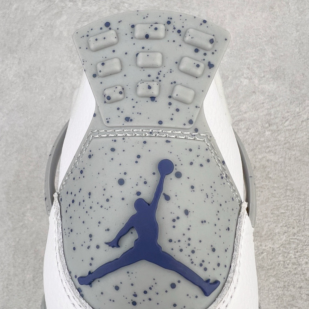 图片[14]-＃KZ神版福利回馈 Air Jordan AJ4 Retro 午夜蓝 DH6927-140 独家外贸特供尺码含 45.5 49.5 50.5 国内外口碑最好最推荐的产品 市场中端王者 亲自操刀耗时半年巨作 全套原纸板楦头开发 确保原汁原味 完美呈现四代版型 一比一鞋头弧度高度鞋身弧度 此版本只针对中端市场 皮料材质有所更替 其他数据细节工艺流程均保持一致 绝不口嗨 细节品控鞋型随意秒杀市面3XX 4XX 原厂TPU网格鞋带扣 正确内里网布 菱角分明不变形无多余毛边 柔软性质感一致于原鞋 市场唯一原厂鞋扣模具 背面可见隐藏注塑口 原厂织唛标 原厂飞人电绣工艺 尾指中部跳三针 独家绑鞋带手法 印刷中底布 四线拉帮 米色美纹纸贴合固定 进口港宝加持 后跟自然饱满 全鞋荧光划线卡点 追求极致完美 每一双都是工艺品 多重QC质检 超越公司货的品控标准 实实在在的免检产品 尺码：40 40.5 41 42 42.5 43 44 44.5 45 45.5 46 47.5 48.5 49.5 50.5-选品中心