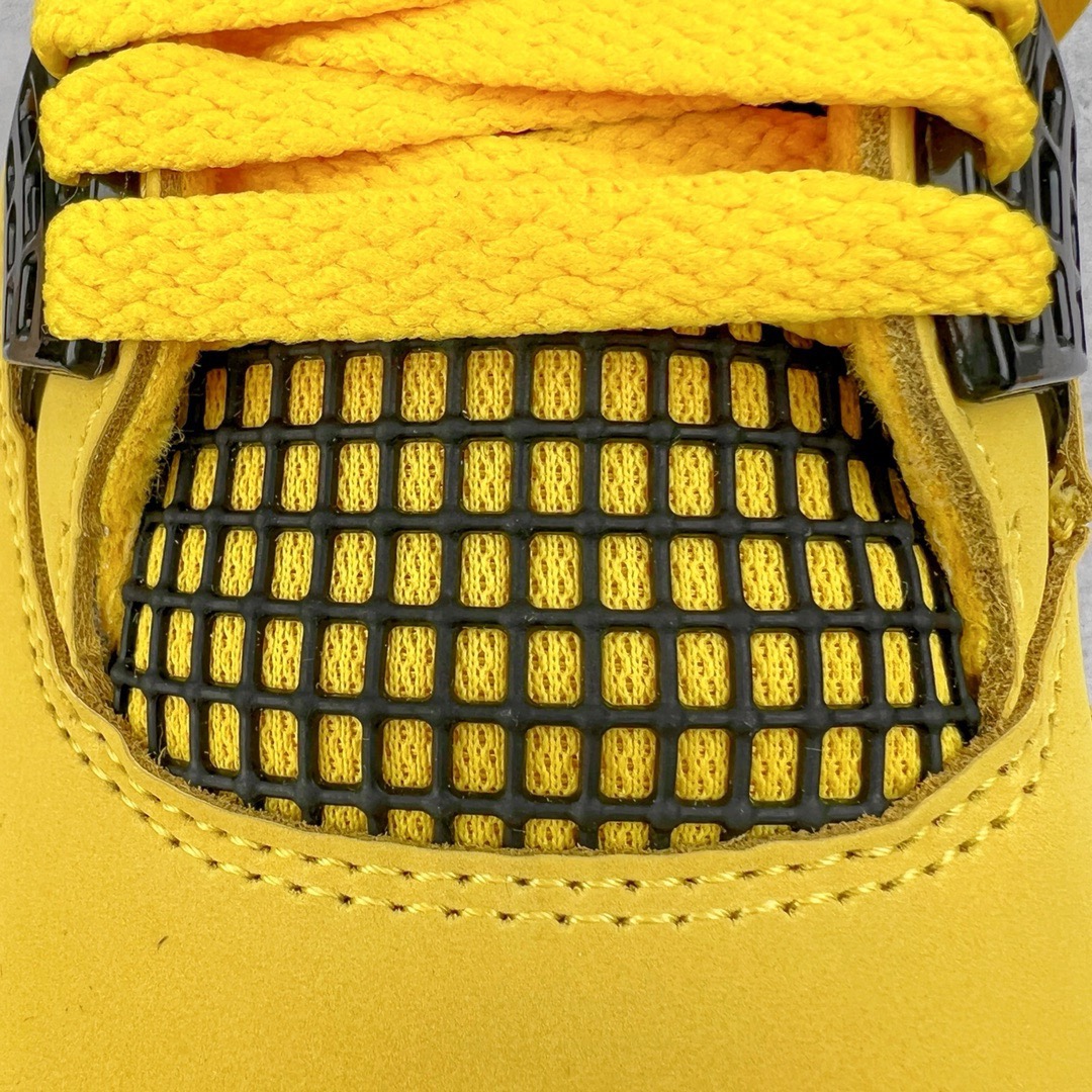 图片[12]-＃KZ神版福利回馈 Air Jordan AJ4 Retro 黑黄电母 货号：CT8527-700 独家外贸特供尺码含 45.5 49.5 50.5 国内外口碑最好最推荐的产品 市场中端王者 亲自操刀耗时半年巨作 全套原纸板楦头开发 确保原汁原味 完美呈现四代版型 一比一鞋头弧度高度鞋身弧度 此版本只针对中端市场 皮料材质有所更替 其他数据细节工艺流程均保持一致 绝不口嗨 细节品控鞋型随意秒杀市面3XX 4XX 原厂TPU网格鞋带扣 正确内里网布 菱角分明不变形无多余毛边 柔软性质感一致于原鞋 市场唯一原厂鞋扣模具 背面可见隐藏注塑口 原厂织唛标 原厂飞人电绣工艺 尾指中部跳三针 独家绑鞋带手法 印刷中底布 四线拉帮 米色美纹纸贴合固定 进口港宝加持 后跟自然饱满 全鞋荧光划线卡点 追求极致完美 每一双都是工艺品 多重QC质检 超越公司货的品控标准 实实在在的免检产品 尺码：40 40.5 41 42 42.5 43 44 44.5 45 45.5 46 47.5 48.5 49.5 50.5-选品中心