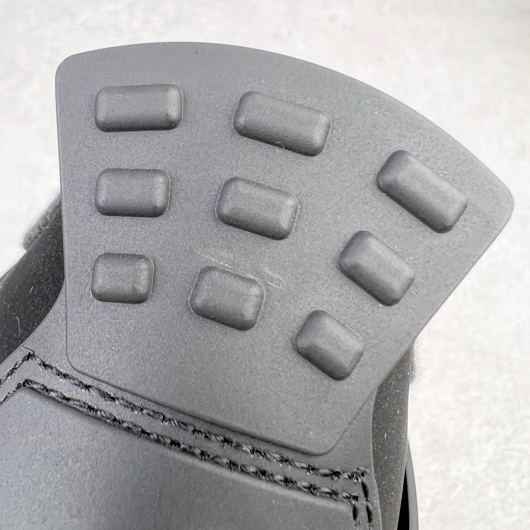 图片[16]-＃KZ神版福利回馈 Air Jordan AJ4 Retro 黑黄雷公 DH6927-017 独家外贸特供尺码含 45.5 49.5 50.5 国内外口碑最好最推荐的产品 市场中端王者 亲自操刀耗时半年巨作 全套原纸板楦头开发 确保原汁原味 完美呈现四代版型 一比一鞋头弧度高度鞋身弧度 此版本只针对中端市场 皮料材质有所更替 其他数据细节工艺流程均保持一致 绝不口嗨 细节品控鞋型随意秒杀市面3XX 4XX 原厂TPU网格鞋带扣 正确内里网布 菱角分明不变形无多余毛边 柔软性质感一致于原鞋 市场唯一原厂鞋扣模具 背面可见隐藏注塑口 原厂织唛标 原厂飞人电绣工艺 尾指中部跳三针 独家绑鞋带手法 印刷中底布 四线拉帮 米色美纹纸贴合固定 进口港宝加持 后跟自然饱满 全鞋荧光划线卡点 追求极致完美 每一双都是工艺品 多重QC质检 超越公司货的品控标准 实实在在的免检产品 尺码：40 40.5 41 42 42.5 43 44 44.5 45 45.5 46 47.5 48.5 49.5 50.5-选品中心