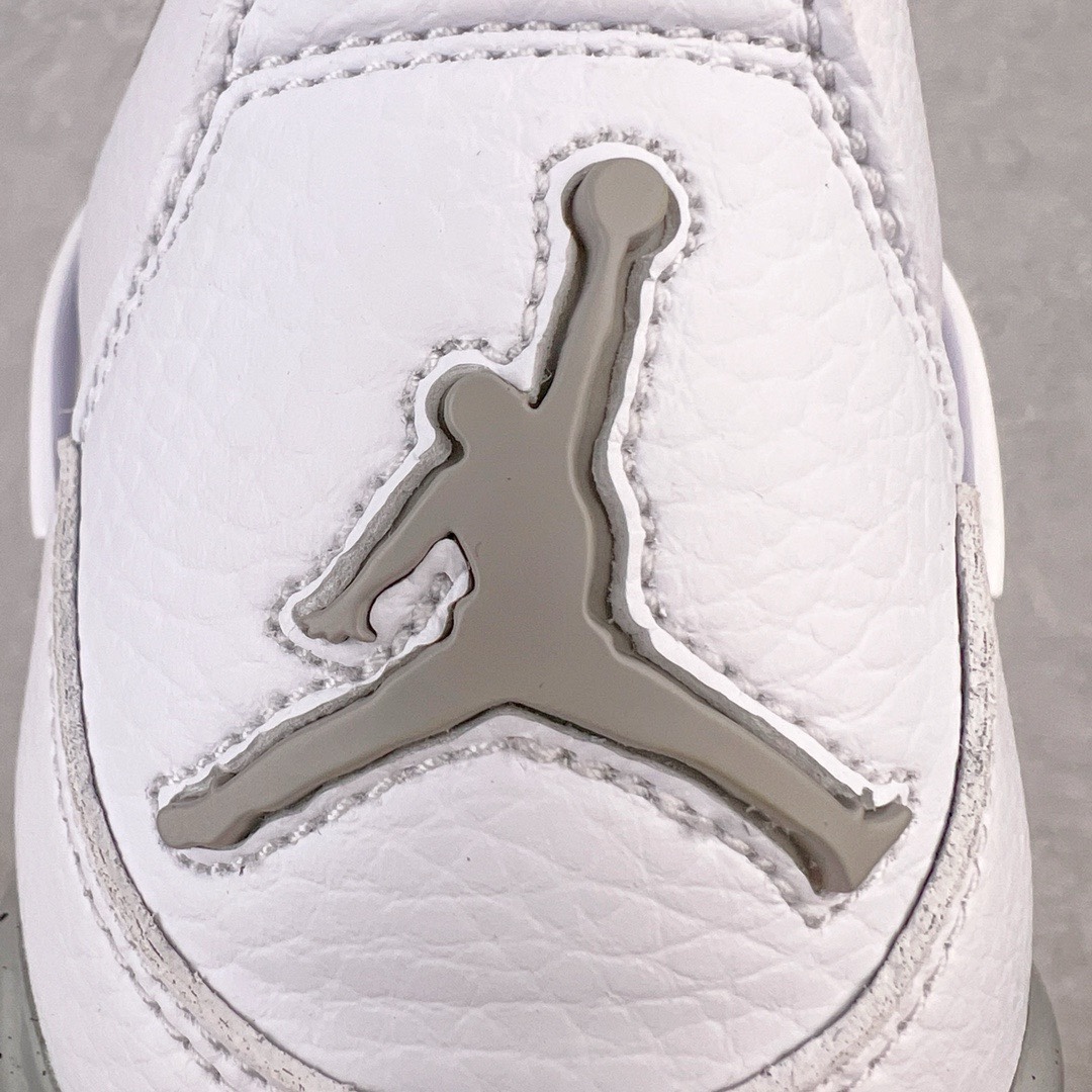 图片[12]-＃KZ神版福利回馈 Air Jordan AJ4 Retro 白灰奥利奥 CT8527-100 独家外贸特供尺码含 45.5 49.5 50.5 国内外口碑最好最推荐的产品 市场中端王者 亲自操刀耗时半年巨作 全套原纸板楦头开发 确保原汁原味 完美呈现四代版型 一比一鞋头弧度高度鞋身弧度 此版本只针对中端市场 皮料材质有所更替 其他数据细节工艺流程均保持一致 绝不口嗨 细节品控鞋型随意秒杀市面3XX 4XX 原厂TPU网格鞋带扣 正确内里网布 菱角分明不变形无多余毛边 柔软性质感一致于原鞋 市场唯一原厂鞋扣模具 背面可见隐藏注塑口 原厂织唛标 原厂飞人电绣工艺 尾指中部跳三针 独家绑鞋带手法 印刷中底布 四线拉帮 米色美纹纸贴合固定 进口港宝加持 后跟自然饱满 全鞋荧光划线卡点 追求极致完美 每一双都是工艺品 多重QC质检 超越公司货的品控标准 实实在在的免检产品 尺码：40 40.5 41 42 42.5 43 44 44.5 45 45.5 46 47.5 48.5 49.5 50.5-选品中心