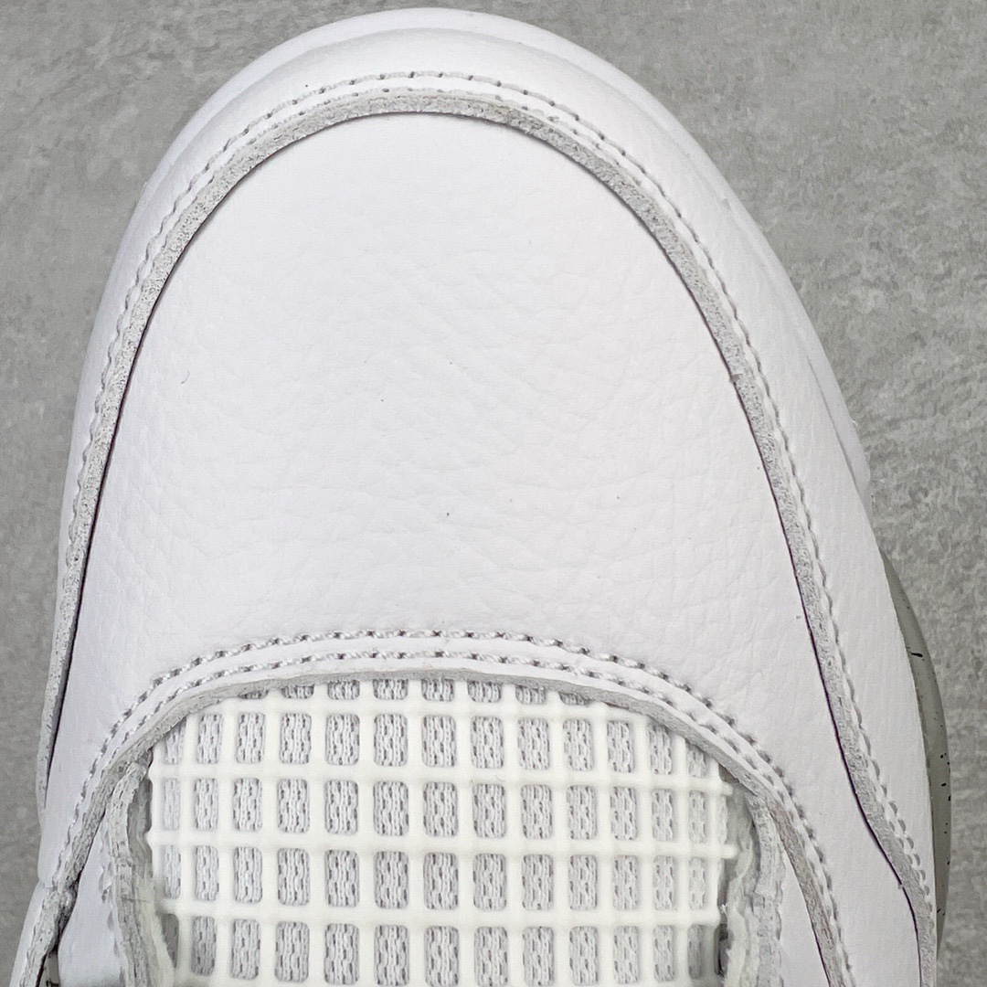 图片[16]-＃KZ神版福利回馈 Air Jordan AJ4 Retro 白灰奥利奥 CT8527-100 独家外贸特供尺码含 45.5 49.5 50.5 国内外口碑最好最推荐的产品 市场中端王者 亲自操刀耗时半年巨作 全套原纸板楦头开发 确保原汁原味 完美呈现四代版型 一比一鞋头弧度高度鞋身弧度 此版本只针对中端市场 皮料材质有所更替 其他数据细节工艺流程均保持一致 绝不口嗨 细节品控鞋型随意秒杀市面3XX 4XX 原厂TPU网格鞋带扣 正确内里网布 菱角分明不变形无多余毛边 柔软性质感一致于原鞋 市场唯一原厂鞋扣模具 背面可见隐藏注塑口 原厂织唛标 原厂飞人电绣工艺 尾指中部跳三针 独家绑鞋带手法 印刷中底布 四线拉帮 米色美纹纸贴合固定 进口港宝加持 后跟自然饱满 全鞋荧光划线卡点 追求极致完美 每一双都是工艺品 多重QC质检 超越公司货的品控标准 实实在在的免检产品 尺码：40 40.5 41 42 42.5 43 44 44.5 45 45.5 46 47.5 48.5 49.5 50.5-选品中心