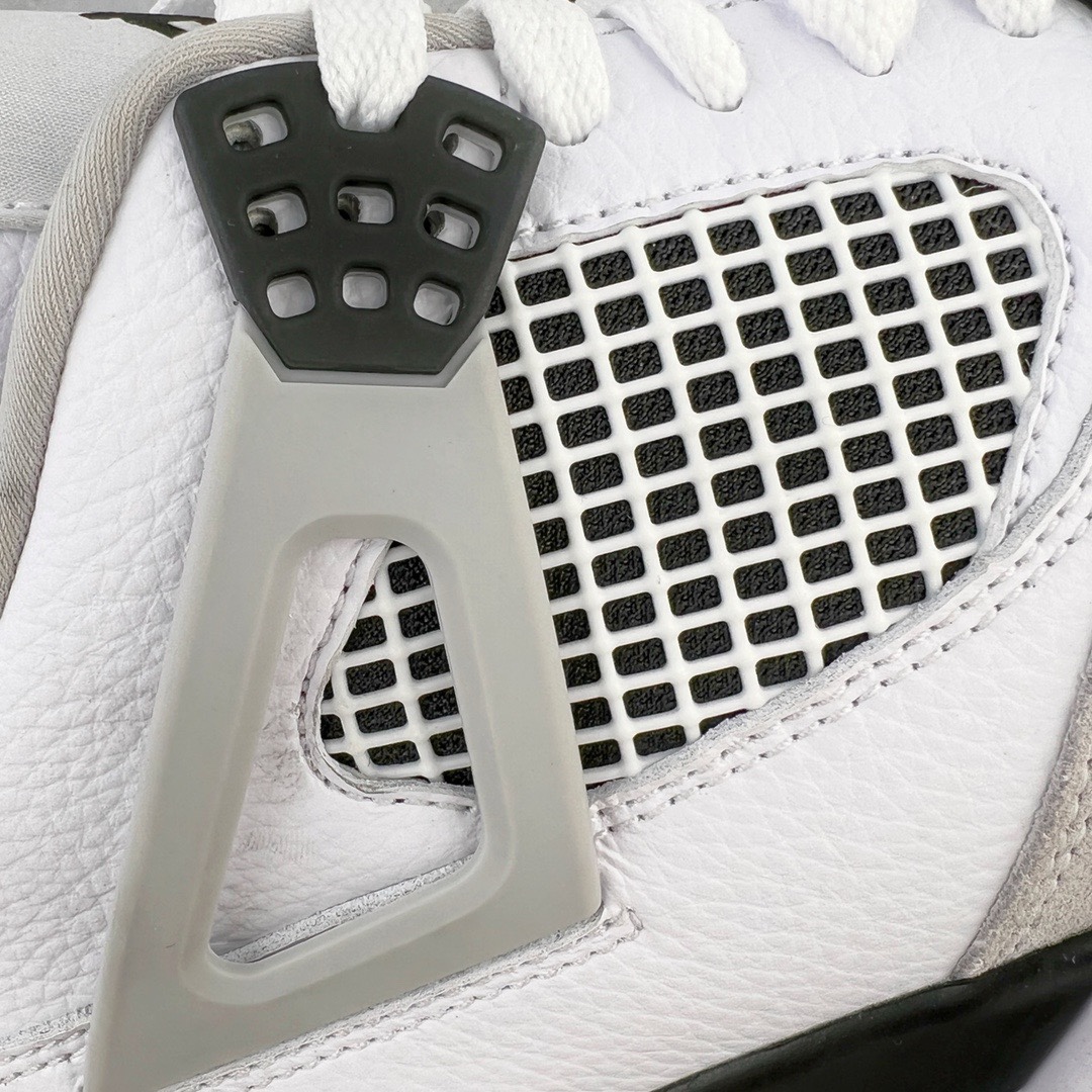 图片[14]-＃KZ神版福利回馈 Air Jordan AJ4 Retro 小白水泥 DH6927-111 独家外贸特供尺码含 45.5 49.5 50.5 国内外口碑最好最推荐的产品 市场中端王者 亲自操刀耗时半年巨作 全套原纸板楦头开发 确保原汁原味 完美呈现四代版型 一比一鞋头弧度高度鞋身弧度 此版本只针对中端市场 皮料材质有所更替 其他数据细节工艺流程均保持一致 绝不口嗨 细节品控鞋型随意秒杀市面3XX 4XX 原厂TPU网格鞋带扣 正确内里网布 菱角分明不变形无多余毛边 柔软性质感一致于原鞋 市场唯一原厂鞋扣模具 背面可见隐藏注塑口 原厂织唛标 原厂飞人电绣工艺 尾指中部跳三针 独家绑鞋带手法 印刷中底布 四线拉帮 米色美纹纸贴合固定 进口港宝加持 后跟自然饱满 全鞋荧光划线卡点 追求极致完美 每一双都是工艺品 多重QC质检 超越公司货的品控标准 实实在在的免检产品 尺码：40 40.5 41 42 42.5 43 44 44.5 45 45.5 46 47.5 48.5 49.5 50.5-选品中心