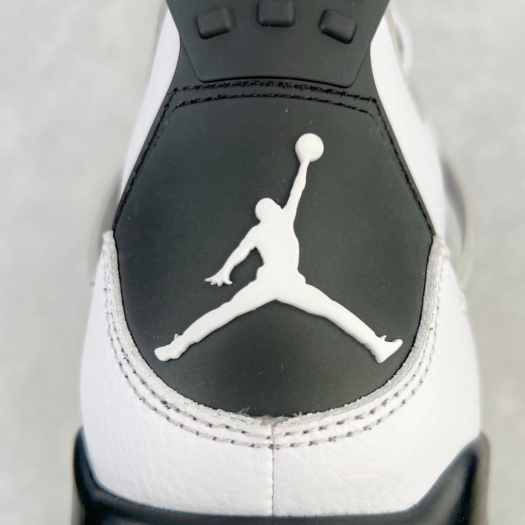图片[10]-＃KZ神版福利回馈 Air Jordan AJ4 Retro 小白水泥 DH6927-111 独家外贸特供尺码含 45.5 49.5 50.5 国内外口碑最好最推荐的产品 市场中端王者 亲自操刀耗时半年巨作 全套原纸板楦头开发 确保原汁原味 完美呈现四代版型 一比一鞋头弧度高度鞋身弧度 此版本只针对中端市场 皮料材质有所更替 其他数据细节工艺流程均保持一致 绝不口嗨 细节品控鞋型随意秒杀市面3XX 4XX 原厂TPU网格鞋带扣 正确内里网布 菱角分明不变形无多余毛边 柔软性质感一致于原鞋 市场唯一原厂鞋扣模具 背面可见隐藏注塑口 原厂织唛标 原厂飞人电绣工艺 尾指中部跳三针 独家绑鞋带手法 印刷中底布 四线拉帮 米色美纹纸贴合固定 进口港宝加持 后跟自然饱满 全鞋荧光划线卡点 追求极致完美 每一双都是工艺品 多重QC质检 超越公司货的品控标准 实实在在的免检产品 尺码：40 40.5 41 42 42.5 43 44 44.5 45 45.5 46 47.5 48.5 49.5 50.5-选品中心