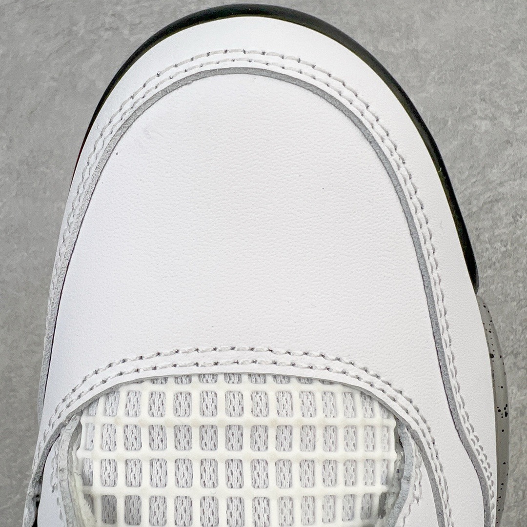 图片[14]-＃KZ神版福利回馈‼️ Air Jordan AJ4 Retro 白水泥 840606-190 独家外贸特供尺码含 45.5 49.5 50.5 国内外口碑最好最推荐的产品 市场中端王者 亲自操刀耗时半年巨作 全套原纸板楦头开发 确保原汁原味 完美呈现四代版型 一比一鞋头弧度高度鞋身弧度 此版本只针对中端市场 皮料材质有所更替 其他数据细节工艺流程均保持一致 绝不口嗨 细节品控鞋型随意秒杀市面3XX 4XX 原厂TPU网格鞋带扣 正确内里网布 菱角分明不变形无多余毛边 柔软性质感一致于原鞋 市场唯一原厂鞋扣模具 背面可见隐藏注塑口 原厂织唛标 原厂飞人电绣工艺 尾指中部跳三针 独家绑鞋带手法 印刷中底布 四线拉帮 米色美纹纸贴合固定 进口港宝加持 后跟自然饱满 全鞋荧光划线卡点 追求极致完美 每一双都是工艺品 多重QC质检 超越公司货的品控标准 实实在在的免检产品 尺码：40 40.5 41 42 42.5 43 44 44.5 45 45.5 46 47.5 48.5 49.5 50.5-选品中心