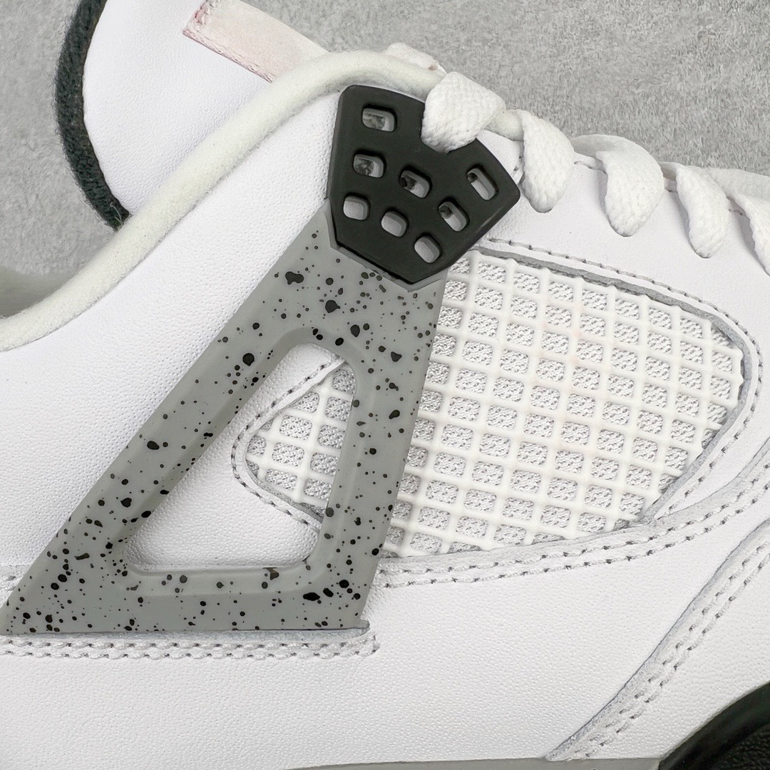 图片[10]-＃KZ神版福利回馈‼️ Air Jordan AJ4 Retro 白水泥 840606-190 独家外贸特供尺码含 45.5 49.5 50.5 国内外口碑最好最推荐的产品 市场中端王者 亲自操刀耗时半年巨作 全套原纸板楦头开发 确保原汁原味 完美呈现四代版型 一比一鞋头弧度高度鞋身弧度 此版本只针对中端市场 皮料材质有所更替 其他数据细节工艺流程均保持一致 绝不口嗨 细节品控鞋型随意秒杀市面3XX 4XX 原厂TPU网格鞋带扣 正确内里网布 菱角分明不变形无多余毛边 柔软性质感一致于原鞋 市场唯一原厂鞋扣模具 背面可见隐藏注塑口 原厂织唛标 原厂飞人电绣工艺 尾指中部跳三针 独家绑鞋带手法 印刷中底布 四线拉帮 米色美纹纸贴合固定 进口港宝加持 后跟自然饱满 全鞋荧光划线卡点 追求极致完美 每一双都是工艺品 多重QC质检 超越公司货的品控标准 实实在在的免检产品 尺码：40 40.5 41 42 42.5 43 44 44.5 45 45.5 46 47.5 48.5 49.5 50.5-选品中心
