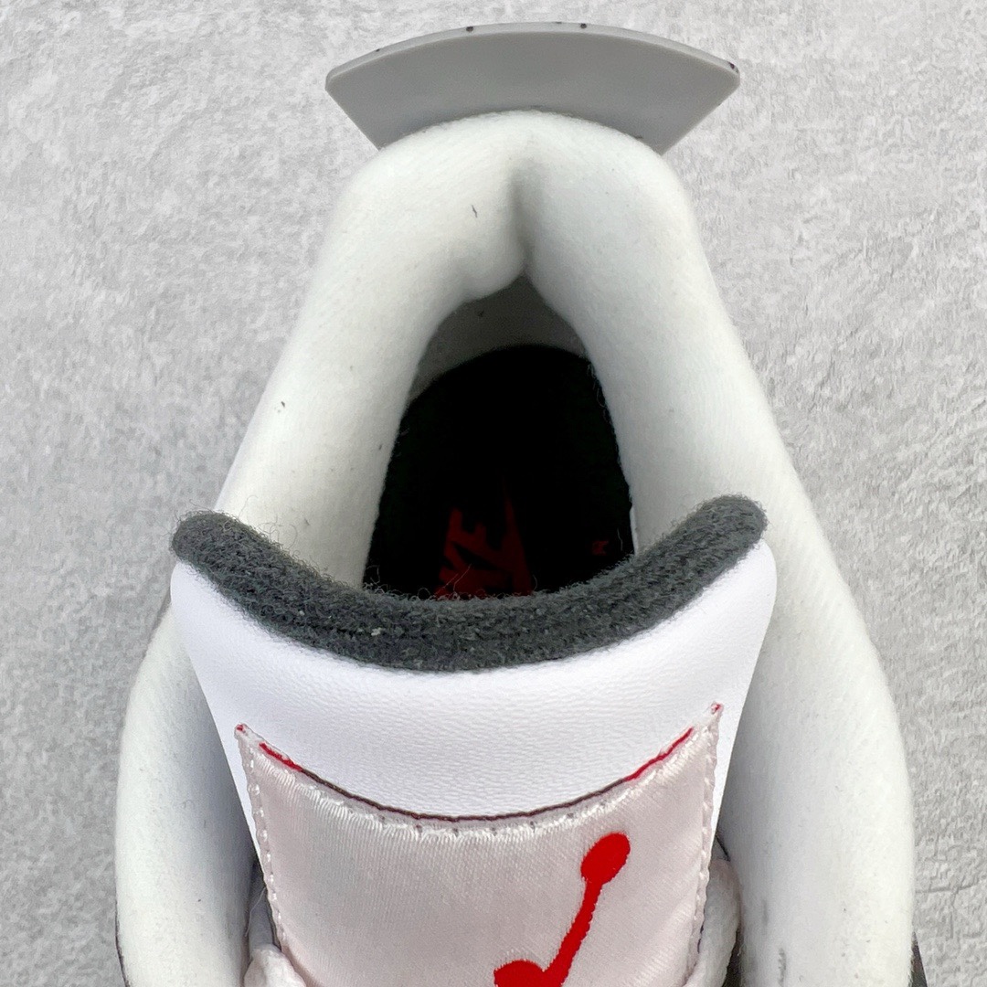 图片[13]-＃KZ神版福利回馈‼️ Air Jordan AJ4 Retro 白水泥 840606-190 独家外贸特供尺码含 45.5 49.5 50.5 国内外口碑最好最推荐的产品 市场中端王者 亲自操刀耗时半年巨作 全套原纸板楦头开发 确保原汁原味 完美呈现四代版型 一比一鞋头弧度高度鞋身弧度 此版本只针对中端市场 皮料材质有所更替 其他数据细节工艺流程均保持一致 绝不口嗨 细节品控鞋型随意秒杀市面3XX 4XX 原厂TPU网格鞋带扣 正确内里网布 菱角分明不变形无多余毛边 柔软性质感一致于原鞋 市场唯一原厂鞋扣模具 背面可见隐藏注塑口 原厂织唛标 原厂飞人电绣工艺 尾指中部跳三针 独家绑鞋带手法 印刷中底布 四线拉帮 米色美纹纸贴合固定 进口港宝加持 后跟自然饱满 全鞋荧光划线卡点 追求极致完美 每一双都是工艺品 多重QC质检 超越公司货的品控标准 实实在在的免检产品 尺码：40 40.5 41 42 42.5 43 44 44.5 45 45.5 46 47.5 48.5 49.5 50.5-选品中心