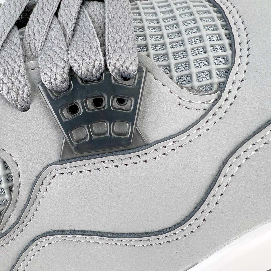 图片[13]-＃KZ神版福利回馈 Air Jordan AJ4 Retro \\\”Cool Grey\\\” 老鼠灰 酷灰 货号：308497-007 独家外贸特供尺码含 45.5 49.5 50.5 国内外口碑最好最推荐的产品 市场中端王者 亲自操刀耗时半年巨作 全套原纸板楦头开发 确保原汁原味 完美呈现四代版型 一比一鞋头弧度高度鞋身弧度 此版本只针对中端市场 皮料材质有所更替 其他数据细节工艺流程均保持一致 绝不口嗨 细节品控鞋型随意秒杀市面3XX 4XX 原厂TPU网格鞋带扣 正确内里网布 菱角分明不变形无多余毛边 柔软性质感一致于原鞋 市场唯一原厂鞋扣模具 背面可见隐藏注塑口 原厂织唛标 原厂飞人电绣工艺 尾指中部跳三针 独家绑鞋带手法 印刷中底布 四线拉帮 米色美纹纸贴合固定 进口港宝加持 后跟自然饱满 全鞋荧光划线卡点 追求极致完美 每一双都是工艺品 多重QC质检 超越公司货的品控标准 实实在在的免检产品 尺码：40 40.5 41 42 42.5 43 44 44.5 45 45.5 46 47.5 48.5 49.5 50.5-选品中心