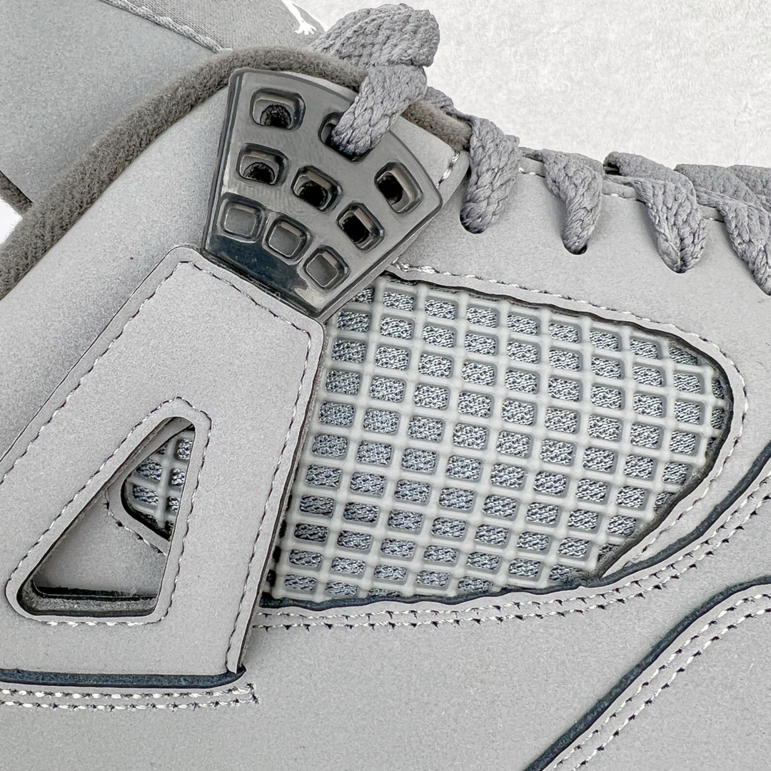 图片[10]-＃KZ神版福利回馈 Air Jordan AJ4 Retro \\\”Cool Grey\\\” 老鼠灰 酷灰 货号：308497-007 独家外贸特供尺码含 45.5 49.5 50.5 国内外口碑最好最推荐的产品 市场中端王者 亲自操刀耗时半年巨作 全套原纸板楦头开发 确保原汁原味 完美呈现四代版型 一比一鞋头弧度高度鞋身弧度 此版本只针对中端市场 皮料材质有所更替 其他数据细节工艺流程均保持一致 绝不口嗨 细节品控鞋型随意秒杀市面3XX 4XX 原厂TPU网格鞋带扣 正确内里网布 菱角分明不变形无多余毛边 柔软性质感一致于原鞋 市场唯一原厂鞋扣模具 背面可见隐藏注塑口 原厂织唛标 原厂飞人电绣工艺 尾指中部跳三针 独家绑鞋带手法 印刷中底布 四线拉帮 米色美纹纸贴合固定 进口港宝加持 后跟自然饱满 全鞋荧光划线卡点 追求极致完美 每一双都是工艺品 多重QC质检 超越公司货的品控标准 实实在在的免检产品 尺码：40 40.5 41 42 42.5 43 44 44.5 45 45.5 46 47.5 48.5 49.5 50.5-选品中心