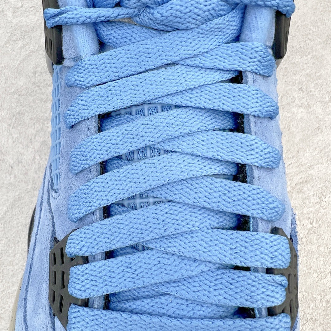 图片[11]-＃KZ神版 Air Jordan AJ4 Retro SE \\\”University Blue\\\” 大学蓝 CT8527-400 独家外贸特供尺码含 45.5 49.5 50.5 国内外口碑最好最推荐的产品 市场中端王者 亲自操刀耗时半年巨作 全套原纸板楦头开发 确保原汁原味 完美呈现四代版型 一比一鞋头弧度高度鞋身弧度 此版本只针对中端市场 皮料材质有所更替 其他数据细节工艺流程均保持一致 绝不口嗨 细节品控鞋型随意秒杀市面3XX 4XX 原厂TPU网格鞋带扣 正确内里网布 菱角分明不变形无多余毛边 柔软性质感一致于原鞋 市场唯一原厂鞋扣模具 背面可见隐藏注塑口 原厂织唛标 原厂飞人电绣工艺 尾指中部跳三针 独家绑鞋带手法 印刷中底布 四线拉帮 米色美纹纸贴合固定 进口港宝加持 后跟自然饱满 全鞋荧光划线卡点 追求极致完美 每一双都是工艺品 多重QC质检 超越公司货的品控标准 实实在在的免检产品 尺码：40 40.5 41 42 42.5 43 44 44.5 45 45.5 46 47.5 48.5 49.5 50.5-选品中心