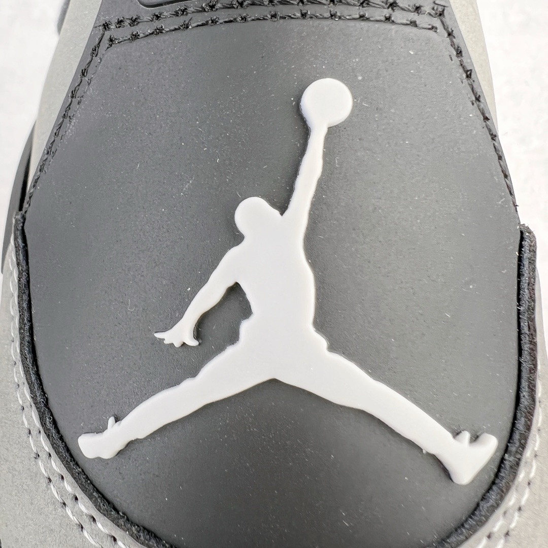 图片[17]-＃KZ神版福利回馈 Air Jordan AJ4 \\\”Infrared\\\”红外线 DH6927-061 独家外贸特供尺码含 45.5 49.5 50.5 国内外口碑最好最推荐的产品 市场中端王者 亲自操刀耗时半年巨作 全套原纸板楦头开发 确保原汁原味 完美呈现四代版型 一比一鞋头弧度高度鞋身弧度 此版本只针对中端市场 皮料材质有所更替 其他数据细节工艺流程均保持一致 绝不口嗨 细节品控鞋型随意秒杀市面3XX 4XX 原厂TPU网格鞋带扣 正确内里网布 菱角分明不变形无多余毛边 柔软性质感一致于原鞋 市场唯一原厂鞋扣模具 背面可见隐藏注塑口 原厂织唛标 原厂飞人电绣工艺 尾指中部跳三针 独家绑鞋带手法 印刷中底布 四线拉帮 米色美纹纸贴合固定 进口港宝加持 后跟自然饱满 全鞋荧光划线卡点 追求极致完美 每一双都是工艺品 多重QC质检 超越公司货的品控标准 实实在在的免检产品 尺码：40 40.5 41 42 42.5 43 44 44.5 45 45.5 46 47.5 48.5 49.5 50.5-选品中心