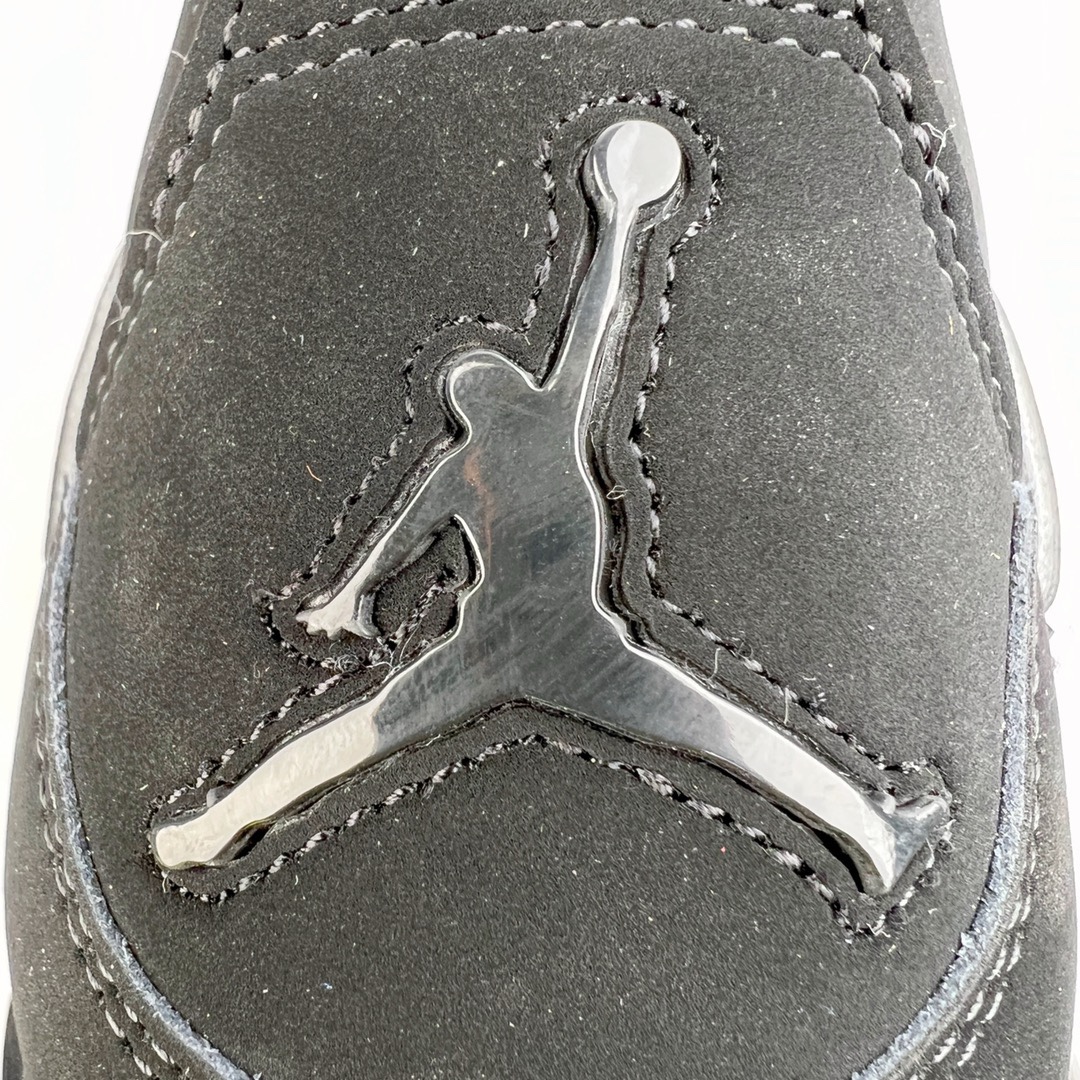 图片[13]-＃KZ神版福利回馈 Air Jordan AJ4 Retro 黑猫 CU1110-010 独家外贸特供尺码含 45.5 49.5 50.5 国内外口碑最好最推荐的产品 市场中端王者 亲自操刀耗时半年巨作 全套原纸板楦头开发 确保原汁原味 完美呈现四代版型 一比一鞋头弧度高度鞋身弧度 此版本只针对中端市场 皮料材质有所更替 其他数据细节工艺流程均保持一致 绝不口嗨 细节品控鞋型随意秒杀市面3XX 4XX 原厂TPU网格鞋带扣 正确内里网布 菱角分明不变形无多余毛边 柔软性质感一致于原鞋 市场唯一原厂鞋扣模具 背面可见隐藏注塑口 原厂织唛标 原厂飞人电绣工艺 尾指中部跳三针 独家绑鞋带手法 印刷中底布 四线拉帮 米色美纹纸贴合固定 进口港宝加持 后跟自然饱满 全鞋荧光划线卡点 追求极致完美 每一双都是工艺品 多重QC质检 超越公司货的品控标准 实实在在的免检产品 尺码：40 40.5 41 42 42.5 43 44 44.5 45 45.5 46 47.5 48.5 49.5 50.5-选品中心