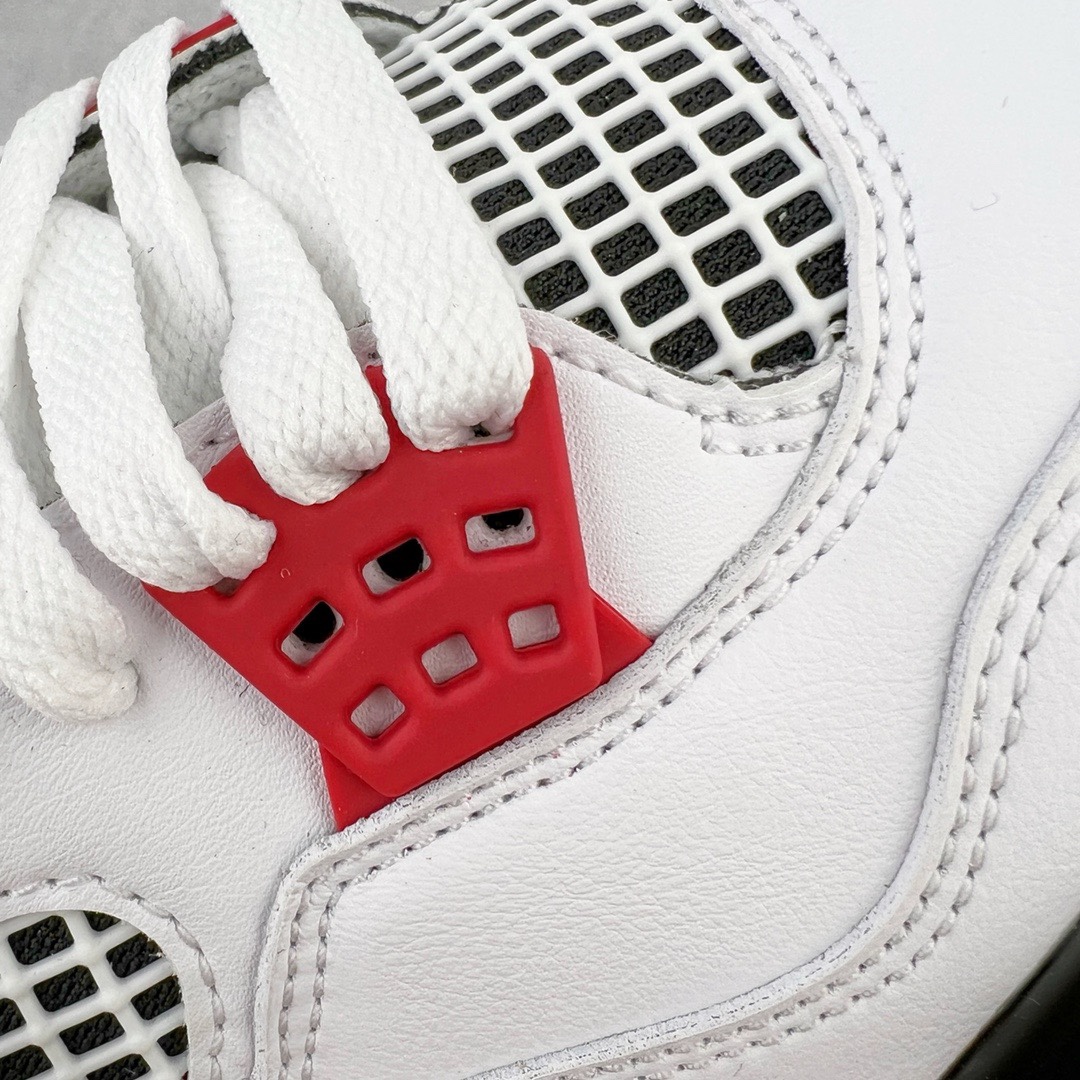图片[12]-＃KZ神版福利回馈 Air Jordan AJ4 Retro \\\”Fire Red\\\” 火焰红 DC7770-160 独家外贸特供尺码含 45.5 49.5 50.5 国内外口碑最好最推荐的产品 市场中端王者 亲自操刀耗时半年巨作 全套原纸板楦头开发 确保原汁原味 完美呈现四代版型 一比一鞋头弧度高度鞋身弧度 此版本只针对中端市场 皮料材质有所更替 其他数据细节工艺流程均保持一致 绝不口嗨 细节品控鞋型随意秒杀市面3XX 4XX 原厂TPU网格鞋带扣 正确内里网布 菱角分明不变形无多余毛边 柔软性质感一致于原鞋 市场唯一原厂鞋扣模具 背面可见隐藏注塑口 原厂织唛标 原厂飞人电绣工艺 尾指中部跳三针 独家绑鞋带手法 印刷中底布 四线拉帮 米色美纹纸贴合固定 进口港宝加持 后跟自然饱满 全鞋荧光划线卡点 追求极致完美 每一双都是工艺品 多重QC质检 超越公司货的品控标准 实实在在的免检产品 尺码：40 40.5 41 42 42.5 43 44 44.5 45 45.5 46 47.5 48.5 49.5 50.5-选品中心