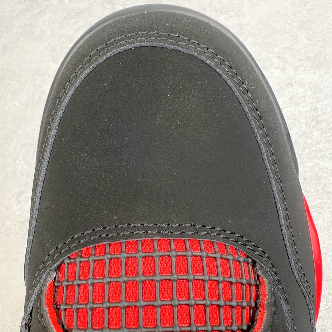 图片[11]-＃KZ神版福利回馈 Air Jordan AJ4 Retro \\\”Red Thunder\\\” 黑红雷电 CT8527-016 独家外贸特供尺码含 45.5 49.5 50.5 国内外口碑最好最推荐的产品 市场中端王者 亲自操刀耗时半年巨作 全套原纸板楦头开发 确保原汁原味 完美呈现四代版型 一比一鞋头弧度高度鞋身弧度 此版本只针对中端市场 皮料材质有所更替 其他数据细节工艺流程均保持一致 绝不口嗨 细节品控鞋型随意秒杀市面3XX 4XX 原厂TPU网格鞋带扣 正确内里网布 菱角分明不变形无多余毛边 柔软性质感一致于原鞋 市场唯一原厂鞋扣模具 背面可见隐藏注塑口 原厂织唛标 原厂飞人电绣工艺 尾指中部跳三针 独家绑鞋带手法 印刷中底布 四线拉帮 米色美纹纸贴合固定 进口港宝加持 后跟自然饱满 全鞋荧光划线卡点 追求极致完美 每一双都是工艺品 多重QC质检 超越公司货的品控标准 实实在在的免检产品 尺码：40 40.5 41 42 42.5 43 44 44.5 45 45.5 46 47.5 48.5 49.5 50.5-选品中心