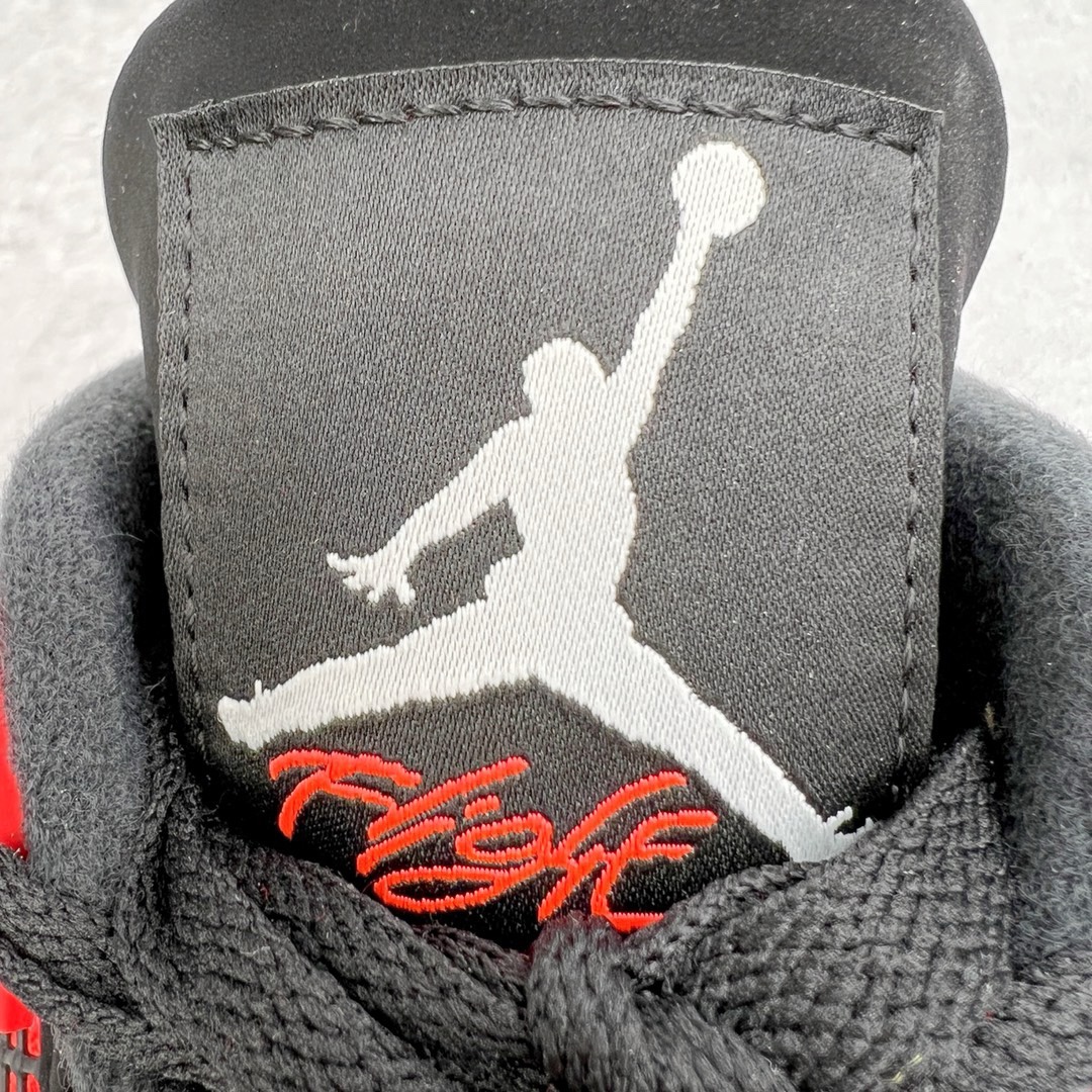 图片[14]-＃KZ神版福利回馈 Air Jordan AJ4 Retro \\\”Red Thunder\\\” 黑红雷电 CT8527-016 独家外贸特供尺码含 45.5 49.5 50.5 国内外口碑最好最推荐的产品 市场中端王者 亲自操刀耗时半年巨作 全套原纸板楦头开发 确保原汁原味 完美呈现四代版型 一比一鞋头弧度高度鞋身弧度 此版本只针对中端市场 皮料材质有所更替 其他数据细节工艺流程均保持一致 绝不口嗨 细节品控鞋型随意秒杀市面3XX 4XX 原厂TPU网格鞋带扣 正确内里网布 菱角分明不变形无多余毛边 柔软性质感一致于原鞋 市场唯一原厂鞋扣模具 背面可见隐藏注塑口 原厂织唛标 原厂飞人电绣工艺 尾指中部跳三针 独家绑鞋带手法 印刷中底布 四线拉帮 米色美纹纸贴合固定 进口港宝加持 后跟自然饱满 全鞋荧光划线卡点 追求极致完美 每一双都是工艺品 多重QC质检 超越公司货的品控标准 实实在在的免检产品 尺码：40 40.5 41 42 42.5 43 44 44.5 45 45.5 46 47.5 48.5 49.5 50.5-选品中心