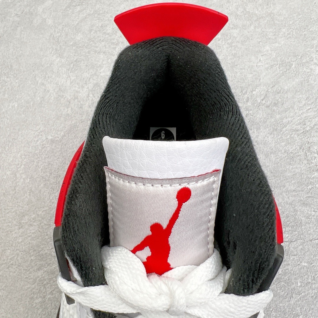 图片[12]-＃KZ神版福利回馈 Air Jordan AJ4 Retro 白黑红 红水泥 DH6927-161 独家外贸特供尺码含 45.5 49.5 50.5 国内外口碑最好最推荐的产品 市场中端王者 亲自操刀耗时半年巨作 全套原纸板楦头开发 确保原汁原味 完美呈现四代版型 一比一鞋头弧度高度鞋身弧度 此版本只针对中端市场 皮料材质有所更替 其他数据细节工艺流程均保持一致 绝不口嗨 细节品控鞋型随意秒杀市面3XX 4XX 原厂TPU网格鞋带扣 正确内里网布 菱角分明不变形无多余毛边 柔软性质感一致于原鞋 市场唯一原厂鞋扣模具 背面可见隐藏注塑口 原厂织唛标 原厂飞人电绣工艺 尾指中部跳三针 独家绑鞋带手法 印刷中底布 四线拉帮 米色美纹纸贴合固定 进口港宝加持 后跟自然饱满 全鞋荧光划线卡点 追求极致完美 每一双都是工艺品 多重QC质检 超越公司货的品控标准 实实在在的免检产品 尺码：40 40.5 41 42 42.5 43 44 44.5 45 45.5 46 47.5 48.5 49.5 50.5-选品中心