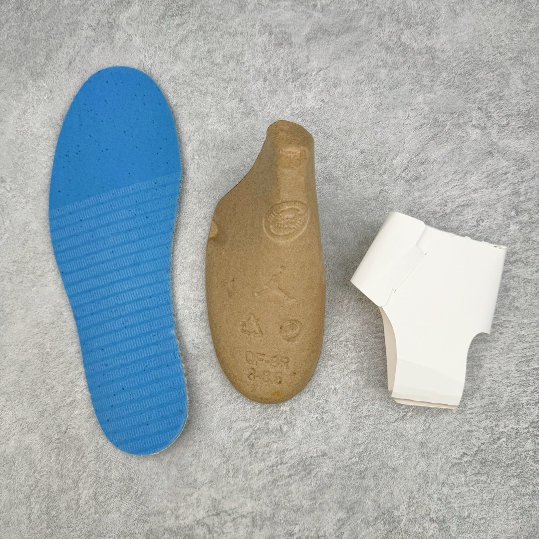 图片[21]-＃KZ神版 Levi’s x Air Jordan AJ4 \\\”Denim\\\” 李维斯联名 牛仔白 AO2571-100 独家外贸特供尺码含 45.5 49.5 50.5 耗时半年巨作 全套原纸板楦头开发 原厂特供牛仔布加持 确保原汁原味 完美呈现四代版型 一比一鞋头弧度高度鞋身弧度 数据细节工艺流程均保持原鞋一致 原厂TPU网格鞋带扣 正确内里网布 菱角分明不变形无多余毛边 柔软性质感一致于原鞋 市场唯一原厂鞋扣模具 背面可见隐藏注塑口 原厂织唛标 原厂飞人电绣工艺 尾指中部跳三针 独家绑鞋带手法 印刷中底布 四线拉帮 米色美纹纸贴合固定 进口港宝加持 后跟自然饱满 全鞋荧光划线卡点 追求极致完美 每一双都是工艺品 多重QC质检 超越公司货的品控标准 实实在在的免检产品 尺码：40 40.5 41 42 42.5 43 44 44.5 45 45.5 46 47.5 48.5 49.5 50.5-选品中心