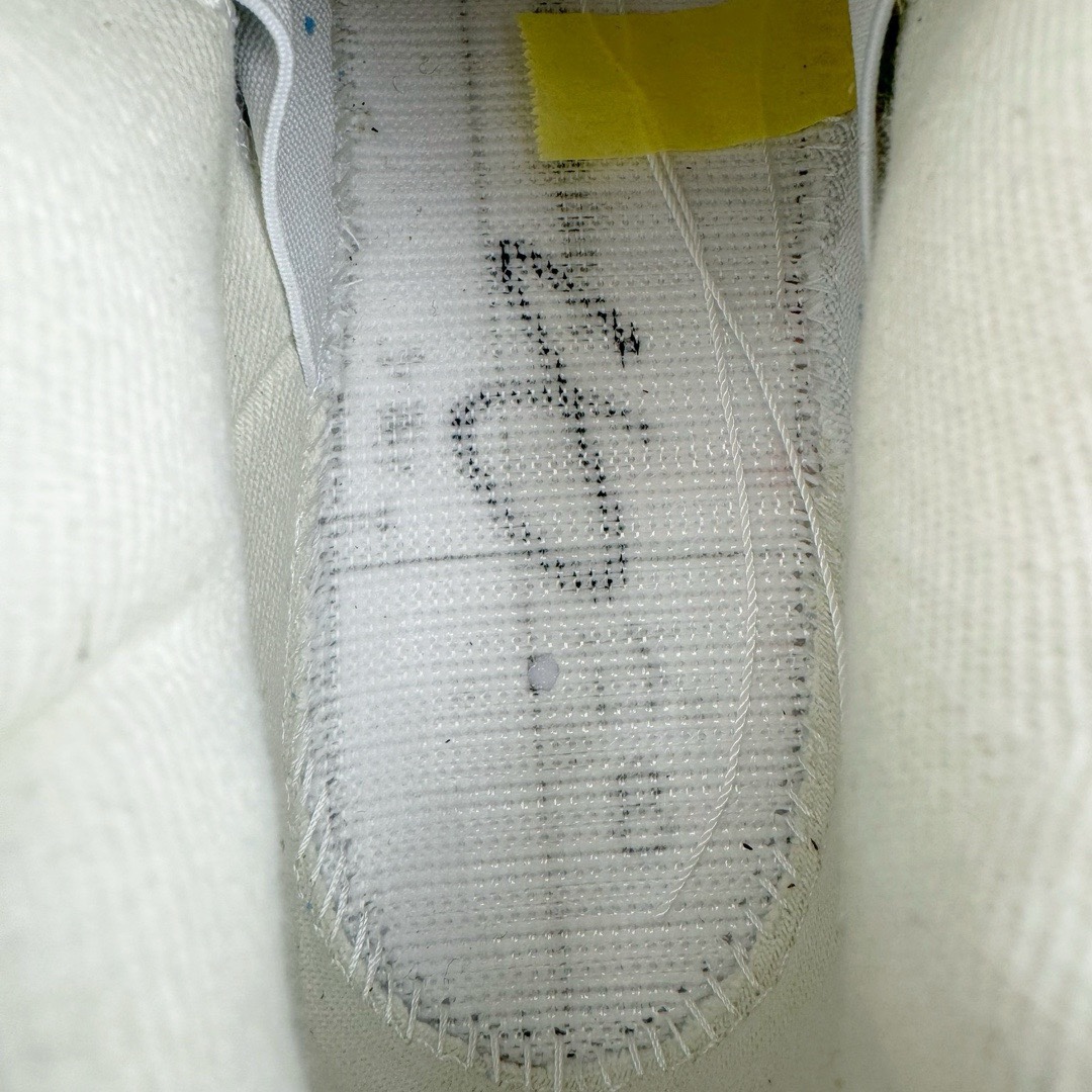 图片[22]-＃KZ神版 Levi’s x Air Jordan AJ4 \\\”Denim\\\” 李维斯联名 牛仔白 AO2571-100 独家外贸特供尺码含 45.5 49.5 50.5 耗时半年巨作 全套原纸板楦头开发 原厂特供牛仔布加持 确保原汁原味 完美呈现四代版型 一比一鞋头弧度高度鞋身弧度 数据细节工艺流程均保持原鞋一致 原厂TPU网格鞋带扣 正确内里网布 菱角分明不变形无多余毛边 柔软性质感一致于原鞋 市场唯一原厂鞋扣模具 背面可见隐藏注塑口 原厂织唛标 原厂飞人电绣工艺 尾指中部跳三针 独家绑鞋带手法 印刷中底布 四线拉帮 米色美纹纸贴合固定 进口港宝加持 后跟自然饱满 全鞋荧光划线卡点 追求极致完美 每一双都是工艺品 多重QC质检 超越公司货的品控标准 实实在在的免检产品 尺码：40 40.5 41 42 42.5 43 44 44.5 45 45.5 46 47.5 48.5 49.5 50.5-选品中心