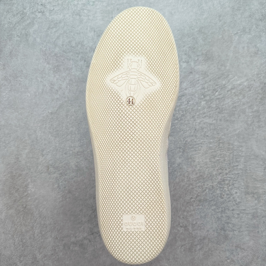 图片[9]-Gucci Lido新款板鞋 意大利海岸的夏日风情和海滩俱乐部汲取灵感 这款运动鞋以绒面材质匠心打造缀饰互扣式双G标识等Gucci经典符号元素 尽显别样风采 尺码：35 36 37 38 39 40 41 42 43 44 45-选品中心