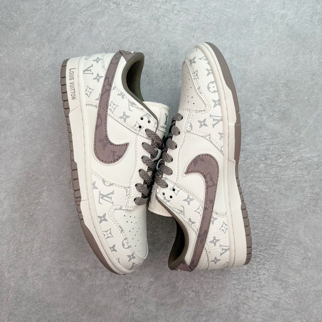 图片[3]-NK Dunk Low 定制配色 FC1688-131 大厂出品 极力推荐 原装头层材料 独家版型蒸餾加工帶來的是更好的视觉和脚感体验大厂纯原品质出货 清洁度 电绣工艺 皮料切割干净无任何毛边 细节完美 尺码：36 36.5 37.5 38 38.5 39 40 40.5 41 42 42.5 43 44 44.5 45 46 47.5-选品中心