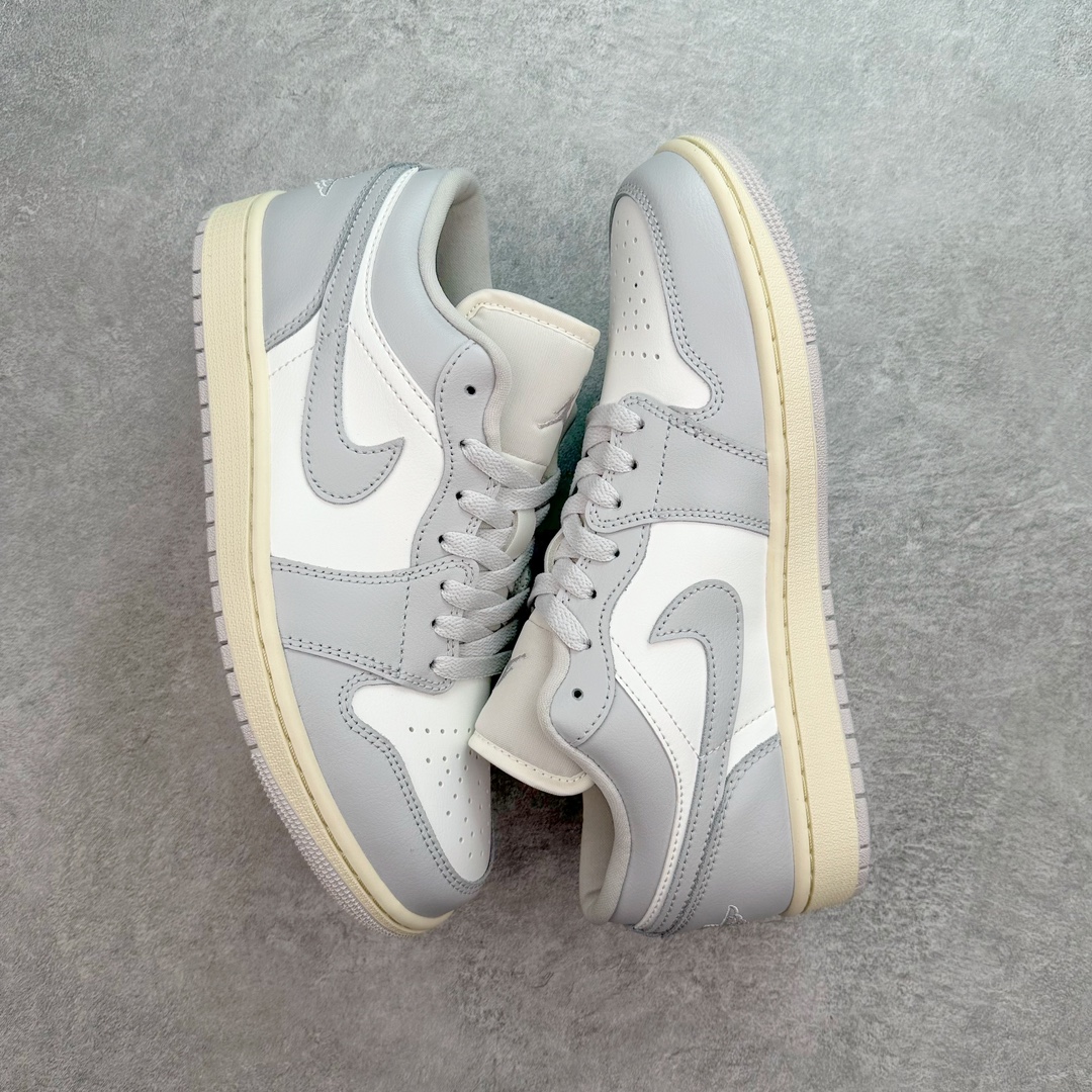 图片[3]-💰190 ＃DT纯原 Air Jordan AJ1 Low 低帮 浅灰白 DC0774-103 终端优势供应 市面中低帮最具代表性版本没有之一 口碑大厂出品 品控大底版型不断改良更新 全套原纸板楦头开发 确保原汁原味 完美呈现版型 完美零毛边处理 原厂内置全掌气垫 价格定位良心 平台专用代工流水线出品 一眼公司既视感 拿到手的一瞬间就与众不同 碾压市面所有版本 全部原鞋开发 每一个配色都会采购原鞋确认细节 打破市面看图做货无好货之说 尺码：35.5 36 36.5 37.5 38 38.5 39 40 40.5 41 42 42.5 43 44 44.5 45 46 编码：by2936060-运动鞋