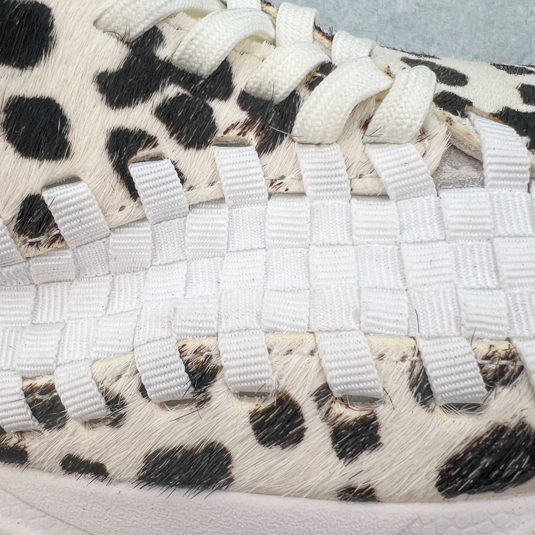 图片[13]-💰240 ＃C版纯原 NK Air Footscape Woven 足部编织系列低帮户外风休闲运动慢跑鞋 FB1959-102 NK Woven 编织设计一直是潮流圈玩家格外青睐的独特元素 依然还是那个熟悉的感觉，在阔别街头多年之后，它的再度回归，无疑为大家的潮流穿搭又将带来新的选择。舒适经典鞋款，耀眼回归。Footscape 选用加宽鞋头和鞋外侧鞋带，提供另类的自然畅动贴合度。不对称梭织细节具有双重功能，既可点缀柔软的麂皮鞋面，又可增添足部包覆感。内部配有超柔软泡棉中底和鞋跟 Nike Air 缓震设计。舒适脚感，让你一穿上就讚叹不已。SIZE：36 36.5 37.5 38 38.5 39 40 40.5 41 42 42.5 43 44 44.5 45 编码：Cby3936010-运动鞋