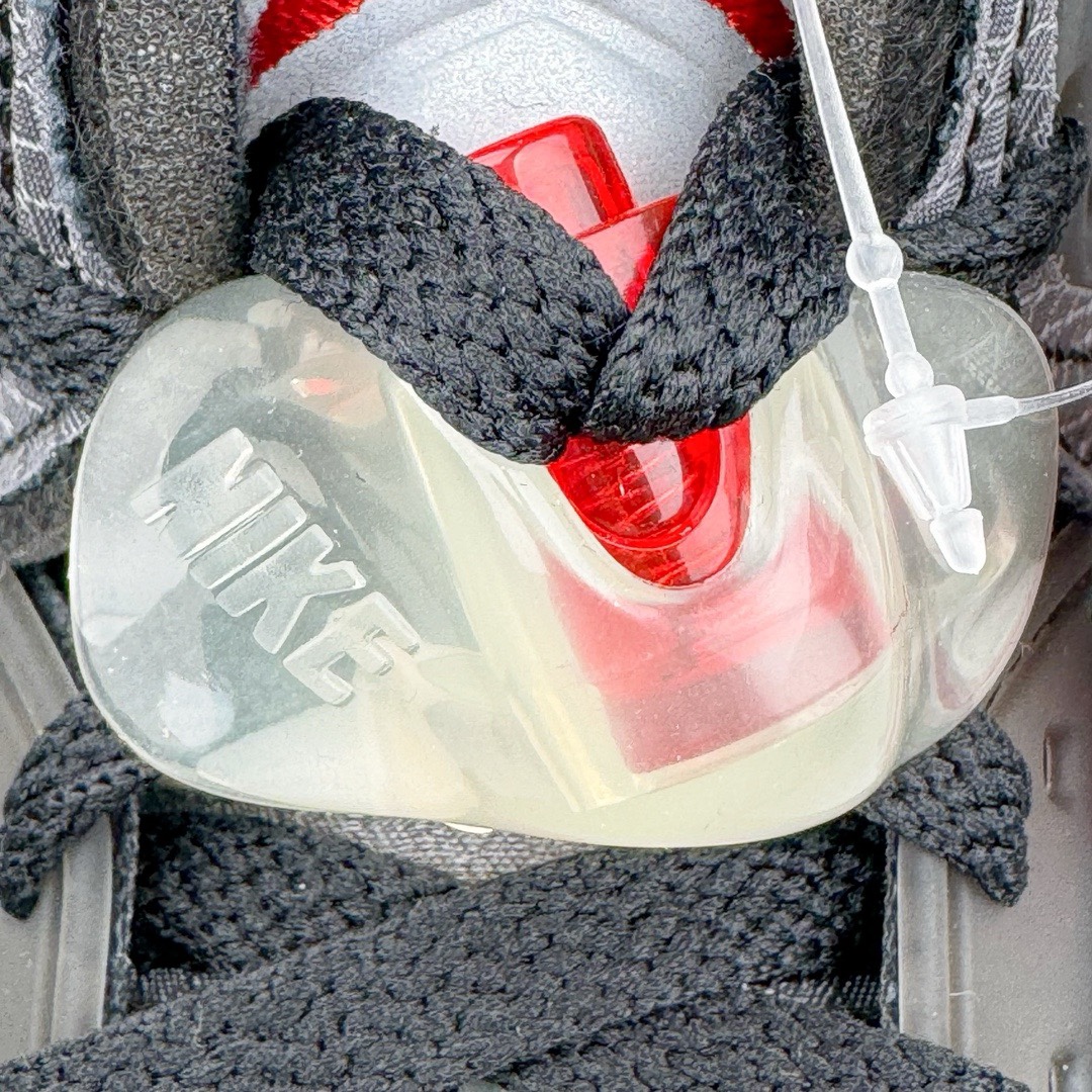 图片[17]-＃Ljr特供 Off-White™ x Air Jordan Retro AJ5 OW联名黑蝉翼 DH8565-100 全新改良批次 恪守真诚 承诺混一赔十 高端零售裸鞋圈特供批次 SZ原厂全套原楦原纸板冲刀磨具开发 原厂皮料加持 原厂港宝加持定型后跟R度完美 同源原厂电绣 飞翼针数密度立体效果一致 百分百一致原鞋 原厂拉帮工艺 针距密度一致 后跟弧度收口自然不对折 极致一眼正品既视感 进口玻璃冲刀皮料裁剪零毛边 全鞋电脑针车工艺 品控清洁度最高QC检验标准 免检产品 原厂订购鞋盒、鞋标、防尘纸、鞋撑、鞋带 追求极致的原厂味道 尺码：40.5 41 42 42.5 43 44 44.5 45 46 47.5-选品中心