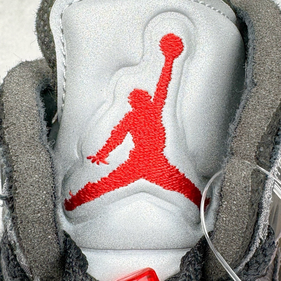 图片[15]-＃Ljr特供 Off-White™ x Air Jordan Retro AJ5 OW联名黑蝉翼 DH8565-100 全新改良批次 恪守真诚 承诺混一赔十 高端零售裸鞋圈特供批次 SZ原厂全套原楦原纸板冲刀磨具开发 原厂皮料加持 原厂港宝加持定型后跟R度完美 同源原厂电绣 飞翼针数密度立体效果一致 百分百一致原鞋 原厂拉帮工艺 针距密度一致 后跟弧度收口自然不对折 极致一眼正品既视感 进口玻璃冲刀皮料裁剪零毛边 全鞋电脑针车工艺 品控清洁度最高QC检验标准 免检产品 原厂订购鞋盒、鞋标、防尘纸、鞋撑、鞋带 追求极致的原厂味道 尺码：40.5 41 42 42.5 43 44 44.5 45 46 47.5-选品中心