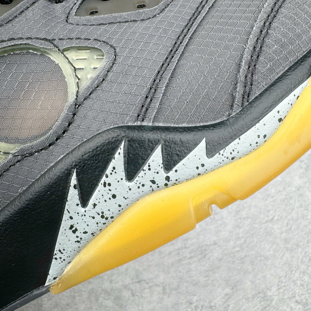 图片[20]-＃Ljr特供 Off-White™ x Air Jordan Retro AJ5 OW联名黑蝉翼 DH8565-100 全新改良批次 恪守真诚 承诺混一赔十 高端零售裸鞋圈特供批次 SZ原厂全套原楦原纸板冲刀磨具开发 原厂皮料加持 原厂港宝加持定型后跟R度完美 同源原厂电绣 飞翼针数密度立体效果一致 百分百一致原鞋 原厂拉帮工艺 针距密度一致 后跟弧度收口自然不对折 极致一眼正品既视感 进口玻璃冲刀皮料裁剪零毛边 全鞋电脑针车工艺 品控清洁度最高QC检验标准 免检产品 原厂订购鞋盒、鞋标、防尘纸、鞋撑、鞋带 追求极致的原厂味道 尺码：40.5 41 42 42.5 43 44 44.5 45 46 47.5-选品中心