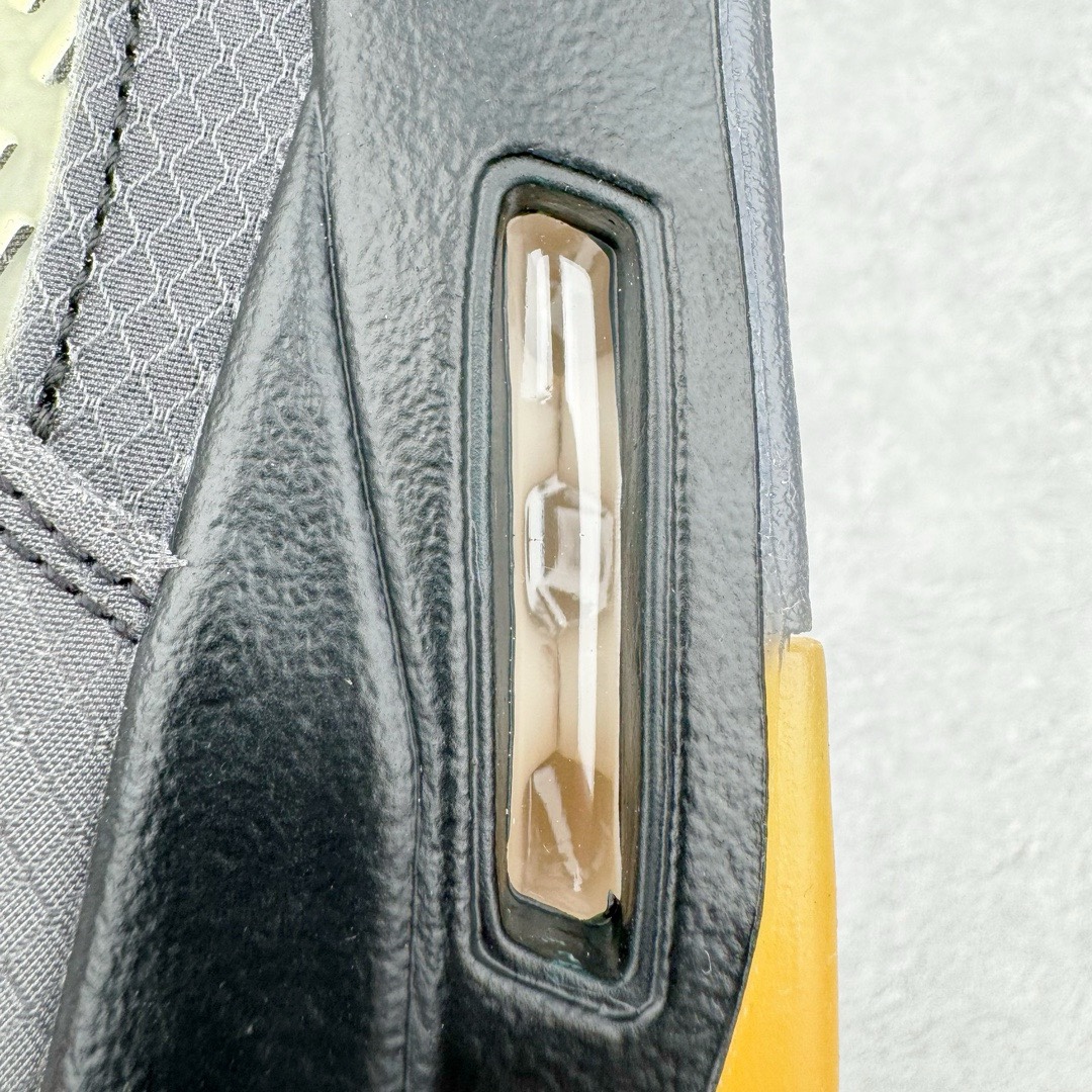 图片[21]-＃Ljr特供 Off-White™ x Air Jordan Retro AJ5 OW联名黑蝉翼 DH8565-100 全新改良批次 恪守真诚 承诺混一赔十 高端零售裸鞋圈特供批次 SZ原厂全套原楦原纸板冲刀磨具开发 原厂皮料加持 原厂港宝加持定型后跟R度完美 同源原厂电绣 飞翼针数密度立体效果一致 百分百一致原鞋 原厂拉帮工艺 针距密度一致 后跟弧度收口自然不对折 极致一眼正品既视感 进口玻璃冲刀皮料裁剪零毛边 全鞋电脑针车工艺 品控清洁度最高QC检验标准 免检产品 原厂订购鞋盒、鞋标、防尘纸、鞋撑、鞋带 追求极致的原厂味道 尺码：40.5 41 42 42.5 43 44 44.5 45 46 47.5-选品中心