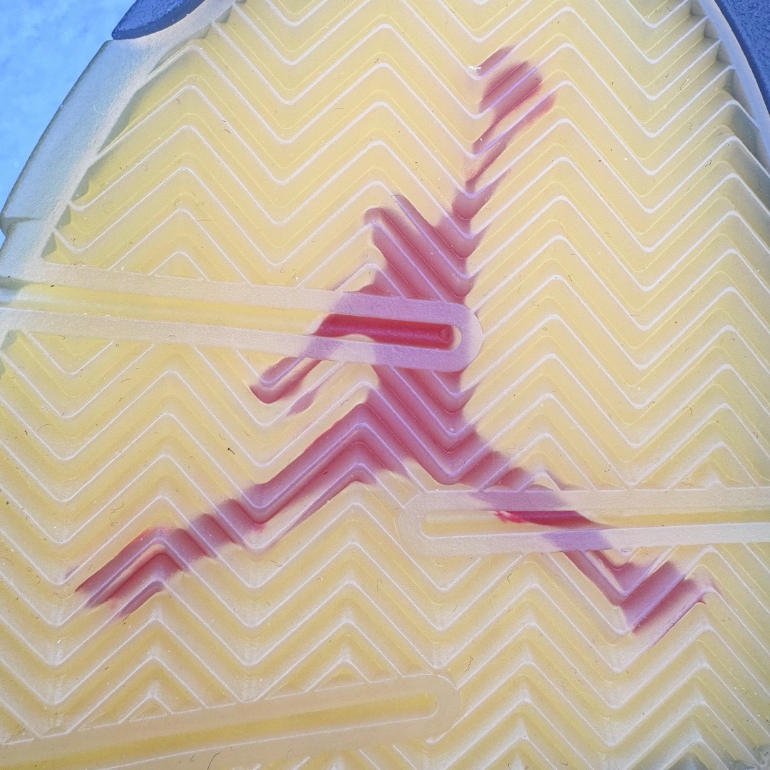 图片[23]-＃Ljr特供 Off-White™ x Air Jordan Retro AJ5 OW联名黑蝉翼 DH8565-100 全新改良批次 恪守真诚 承诺混一赔十 高端零售裸鞋圈特供批次 SZ原厂全套原楦原纸板冲刀磨具开发 原厂皮料加持 原厂港宝加持定型后跟R度完美 同源原厂电绣 飞翼针数密度立体效果一致 百分百一致原鞋 原厂拉帮工艺 针距密度一致 后跟弧度收口自然不对折 极致一眼正品既视感 进口玻璃冲刀皮料裁剪零毛边 全鞋电脑针车工艺 品控清洁度最高QC检验标准 免检产品 原厂订购鞋盒、鞋标、防尘纸、鞋撑、鞋带 追求极致的原厂味道 尺码：40.5 41 42 42.5 43 44 44.5 45 46 47.5-选品中心