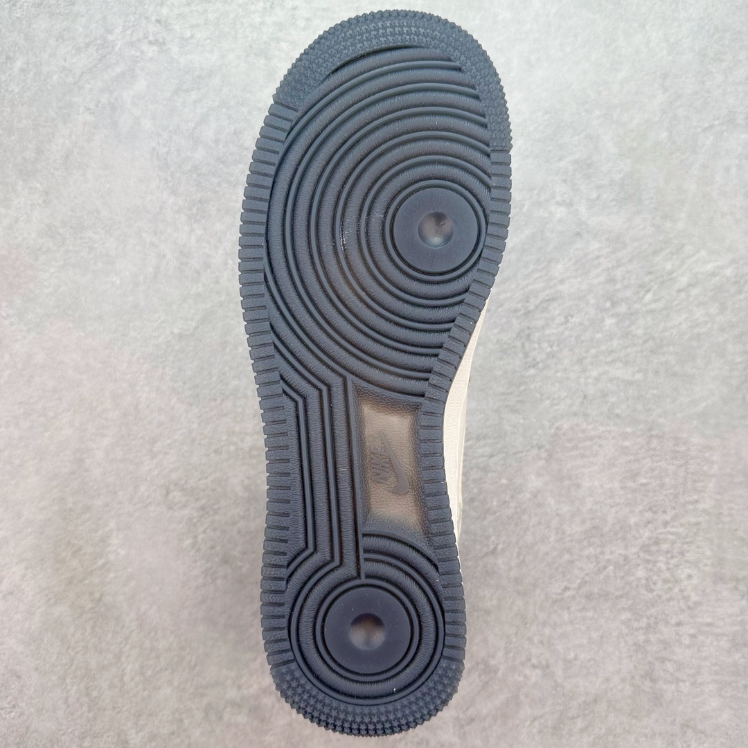 图片[9]-NK Air Force 1´07 Low 空军一号低帮百搭休闲运动板鞋 BB9577-102 柔软、弹性十足的缓震性能和出色的中底设计 横跨复古与现代的外型结合 造就出风靡全球 三十多年的Force 1 直到今天还深受青睐 尺码：36 36.5 37.5 38 38.5 39 40 40.5 41 42 42.5 43 44 44.5 45-选品中心