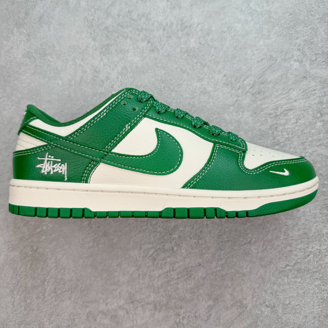 NK Dunk Low 定制配色 BB9898-005 大厂出品 极力推荐 原装头层材料 独家版型蒸餾加工帶來的是更好的视觉和脚感体验大厂纯原品质出货 清洁度 电绣工艺 皮料切割干净无任何毛边 细节完美 尺码：36 36.5 37.5 38 38.5 39 40 40.5 41 42 42.5 43 44 44.5 45 46 47.5-选品中心