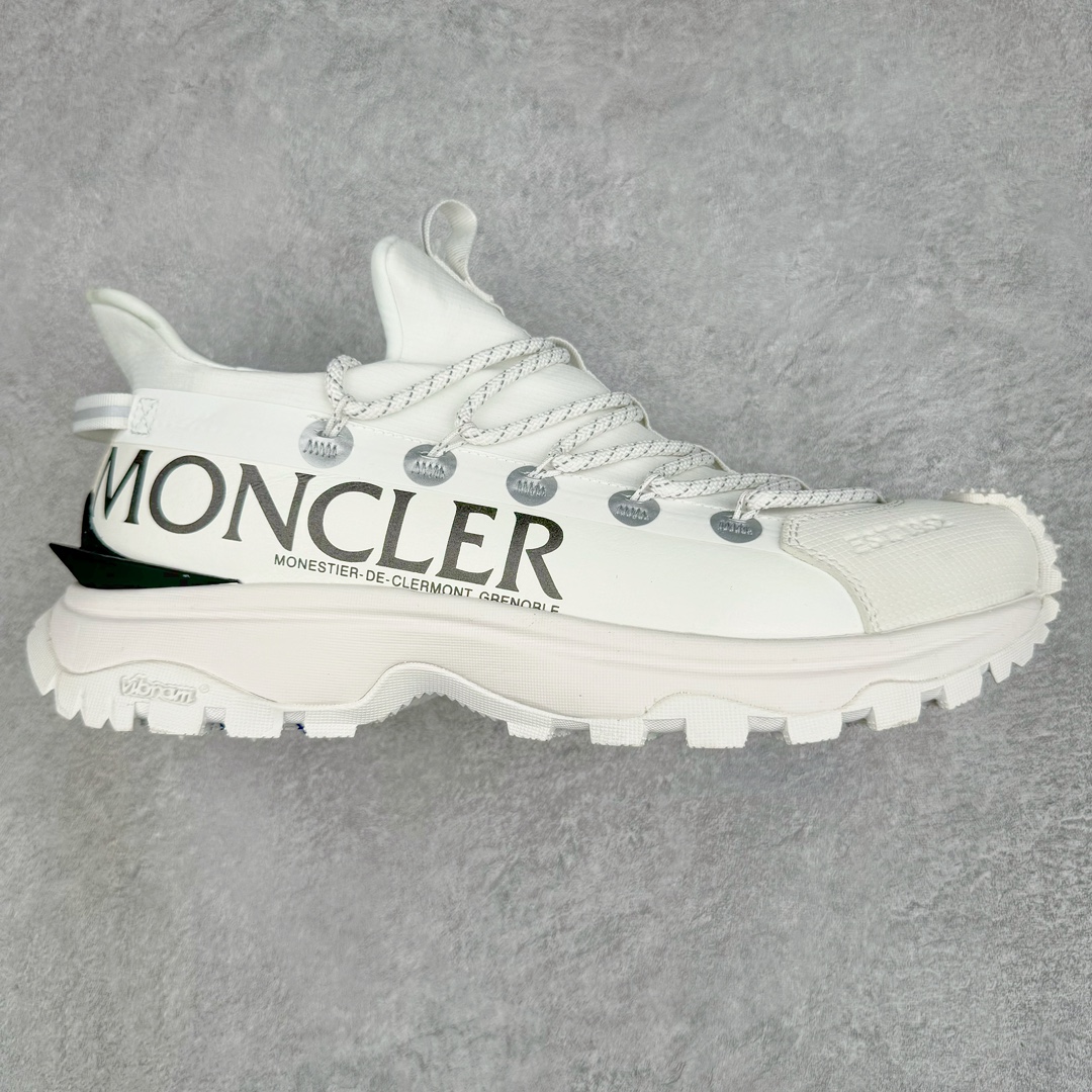 💰420 Moncler Trailgrip Lite 2 盟可睐蒙口越野旅行2代系列袜套式低帮轻量户外登山运动鞋 Trailgrip Lite 2运动鞋旨在陪伴您在温暖的天气进行户外活动，是我们标志性运动鞋的轻盈版本。EVA中底采用抗撕裂材质制成，提升柔韧性，Vibram MEGAGRIP复合鞋底提升鞋履的抓地力。OrthoLite®鞋垫易于清洗，同时可增强鞋履的通风性，并提供舒适的缓冲效果。n详情弹性抗撕裂鞋面系带设计TPU尾翼EVA中底碳纤维鞋底Vibram MEGAGRIP橡胶复合底面OrthoLite®鞋垫鞋底高 #原楦数据开发版型#采用防水弹力尼龙布鞋面材质#嵌入防形变碳素中板#配置缓震OrthoLite(欧索莱)透气吸汗鞋垫#EVA轻量化缓震材料中底#Vibram Megagrip复合橡胶材料防滑黄金大底 尺码：36/46 编码：Xby4936090-运动鞋