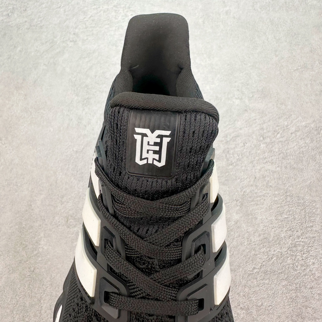 图片[5]-💰110 ＃夏日福利‼AD Ultra Boost DNA Web UB 8.0网系列低帮袜套式针织鞋面休闲运动慢跑鞋 以 Ultra Boost 鞋款为蓝本打造了全新的鞋款，既有着传统的舒适脚感，还进一步完善了功能性。以通体打造，视觉效果十分清新，相当适合当下季节穿着，绝对可以让你成为街上最靓的仔。鞋面为跑者配备了 Primeknit 鞋面，弹性与包裹都进行了升级，在运动时更好地保护你的双脚。侧身处经典的三道杠 Logo 以黑色呈现，使整体造型更加和谐。最后以搭载全掌 Boost 的中底收尾，保证软弹舒适的脚感，并且还使用了橡胶框将 Boost 材质进行包裹，让整体的耐用性提高了不少。SIZE：36 36.5 37 38 38.5 39 40 40.5 41 42 42.5 43 44 44.5 45 编码：Sby1936080-运动鞋