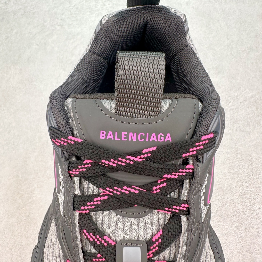 图片[5]-💰240 ＃TG BALENCIAGA 10XL Sneakers 巴黎世家网布系带低帮走秀复古老爹鞋 展现品牌对于新潮事物的热情 这款鞋子拥有巨大尺寸和醒目设计 符合当下”老爹鞋”的趋势 鞋子采用银灰配色 营造出低调而不失华丽的效果 10XL的尺码使它成为市场中最显眼的存在 适合追求个性化的人群 Balenciaga始终站在时尚前沿 此次发布的产品再次体现了他们的创新能力 尺码：35 36 37 38 39 40 41 42 43 44 45 46 编码：by3936010-运动鞋