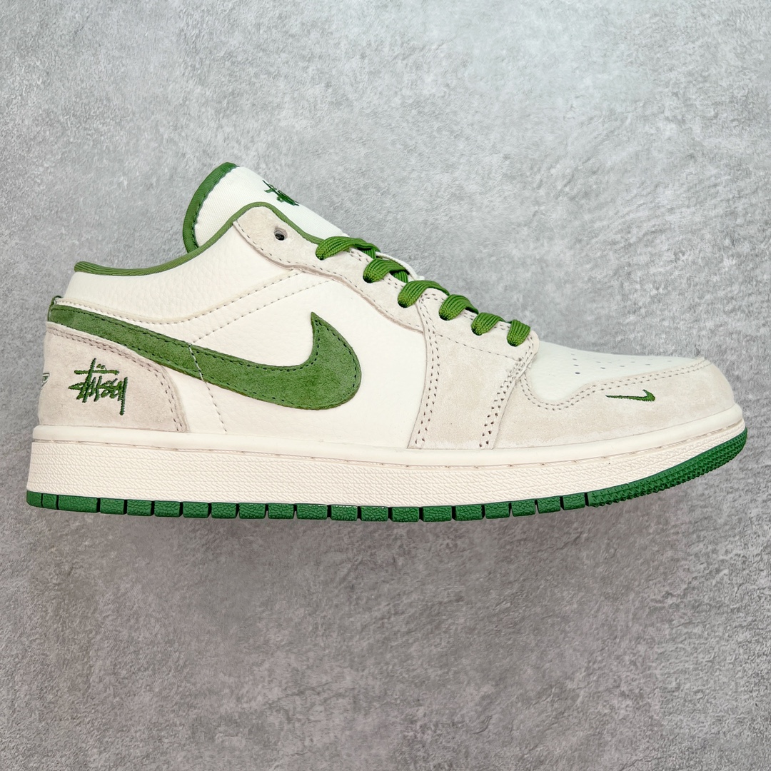 💰250 Air Jordan AJ1 Low 低帮系列定制配色 DM5688-102 原厂内置气垫魔块 A模大底 头层小牛皮 鞋舌AJ原厂专用牛津布+AJ专用反口珍珠布+原厂无杂质高弹内里海棉+特殊封边弹力鞋带 SIZE：36 36.5 37.5 38 38.5 39 40 40.5 41 42 42.5 43 44 44.5 45 46 编码：Dby3936020-运动鞋