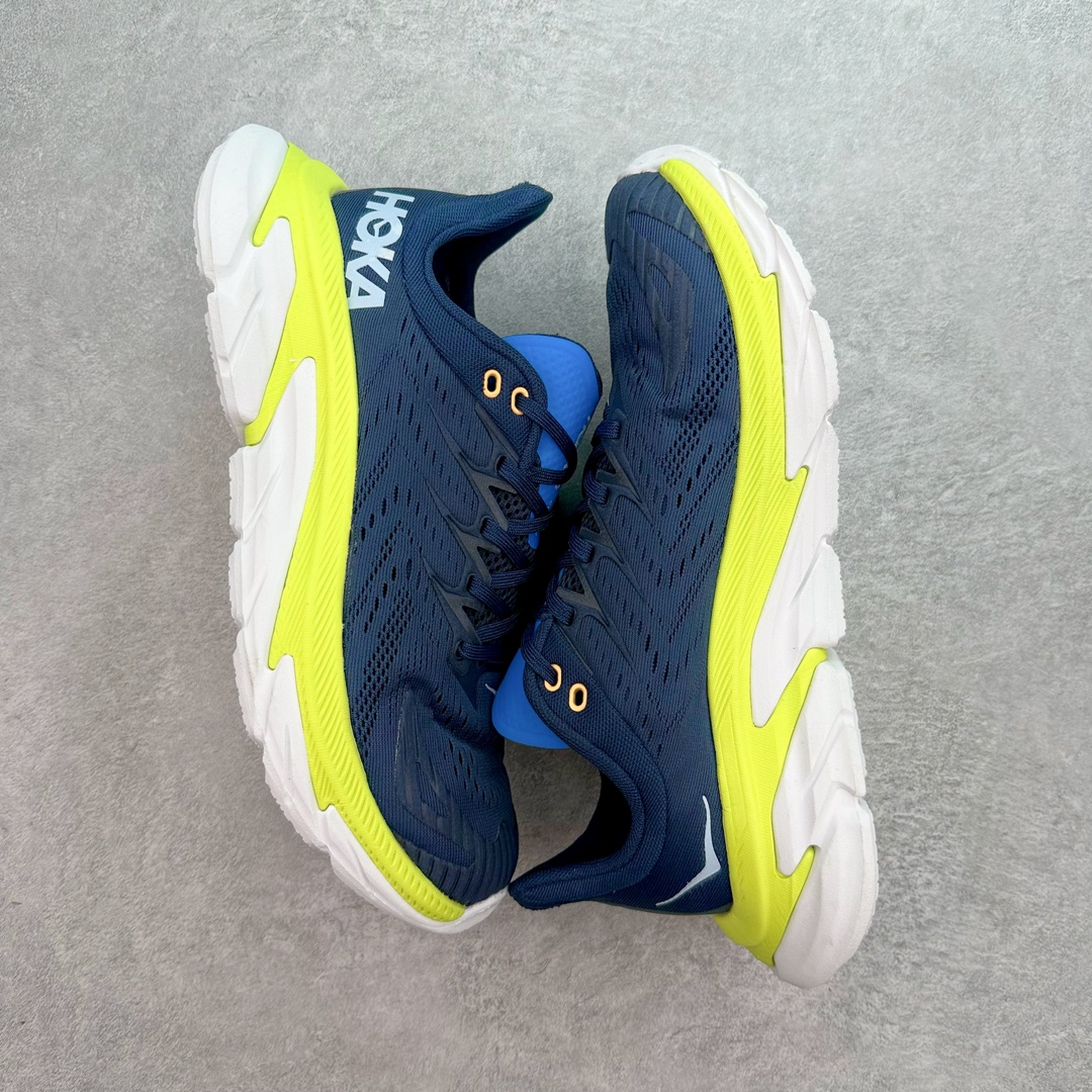 图片[3]-💰130 ＃福利特价‼HOKA ONE ONE Clifton Wide 克里夫顿8代专业性能减震公路跑步鞋 作为克利夫顿系列中的新款 克利夫顿 8提供比其前身更柔软的运动体验 基于使 Clifton 成为HOKA 穿着者入门的几何形状 重新诠释了我们超轻中底泡沫 几乎消失在脚下 屡获殊荣的Clifton特许经营中的最新产品 继续提供柔和轻巧的完美结合 Clifton 8采用更轻便 反应更灵敏的中底以及相同的骑行特性 具有流线型轮廓和由工程网眼制成的最新鞋面 SIZE：36 36.5 37.5 38 38.5 39 40 40.5 41 42 42.5 43 44 44.5 45 编码：Zby2936000-运动鞋