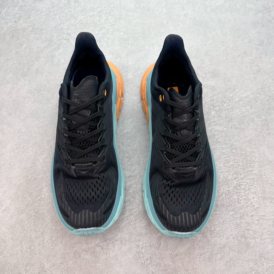 图片[2]-💰130 ＃福利特价‼HOKA ONE ONE Clifton Wide 克里夫顿8代专业性能减震公路跑步鞋 作为克利夫顿系列中的新款 克利夫顿 8提供比其前身更柔软的运动体验 基于使 Clifton 成为HOKA 穿着者入门的几何形状 重新诠释了我们超轻中底泡沫 几乎消失在脚下 屡获殊荣的Clifton特许经营中的最新产品 继续提供柔和轻巧的完美结合 Clifton 8采用更轻便 反应更灵敏的中底以及相同的骑行特性 具有流线型轮廓和由工程网眼制成的最新鞋面 SIZE：36 36.5 37.5 38 38.5 39 40 40.5 41 42 42.5 43 44 44.5 45 编码：Zby2936000-运动鞋