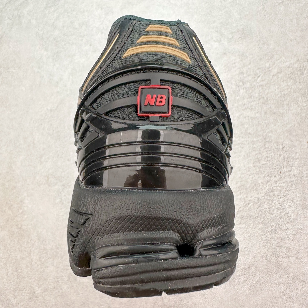 图片[8]-💰220 ＃DT纯原 新百伦NB New Balance M1906系列 全套原楦原纸板原厂数据开发 进口三明治网面 原装进口皮料正确绒感卡色 正确中底拉帮中底网布细节 原厂标裁 带紫光防伪 定制后跟透明水晶模块 冲裁组合 大底贴合程度胶水上色把控完美 整洁度挑战全网艺术家 多道序QC把关品质完善 匠心打造 耗时两个月开发完成 工艺极其复杂难度可想而知 新开独立私模大底 正确六层组合大底 高端零售专供产物 Size：36 37 37.5 38 38.5 39 40 40.5 41 42 42.5 43 44 45 编码：Dby2936090-运动鞋