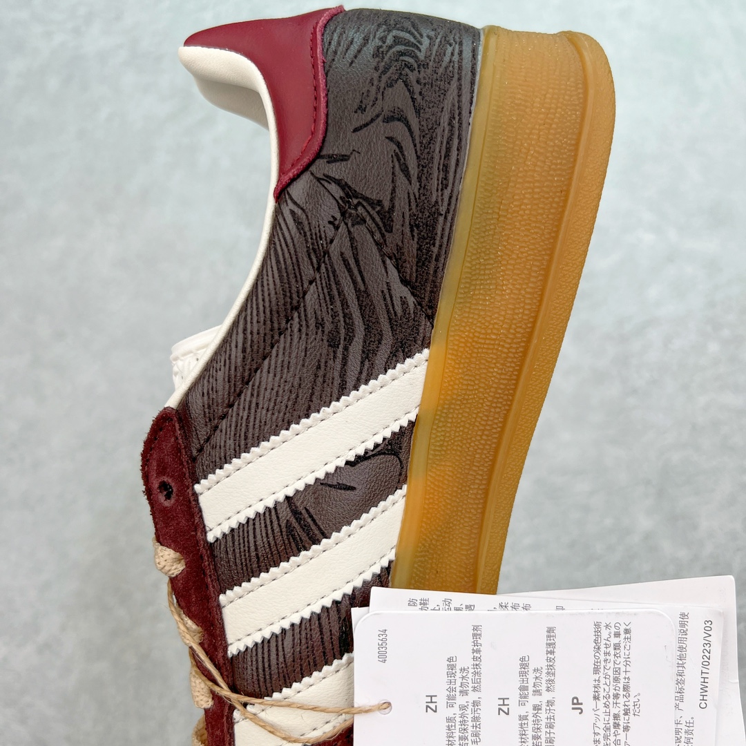 图片[7]-💰150 ＃MF AD Original Gazelle Indoor Trainers 瞪羚室内鞋系列低帮复古百搭休闲运动德训风板鞋 JP5671 高端零售特供批次 原厂定制长毛翻毛皮组合环保纤维革鞋面材质 内置环保海玻璃鞋垫 外置RB橡胶大底 产品品控稳定性领先行业 原厂全套原楦原纸板冲刀磨具开发 原厂皮料加持 原厂港宝加持定型后跟R度完美 将复古进行到底 简约流畅 三十年不变经典 这款Gazelle运动鞋 无论面料、配色、质感或设计 都只在重现其1991年原款的经典 皮革鞋面 撞色三条纹和鞋跟标的设计 力求呈现90年代的经典复古风潮 Samba火热的同时 也带动了其它的复古鞋型 Gazelle便是其中一只 Gazelle Indoor拥有包边更宽的T字型鞋头 更好的保护运动员的前掌 浓浓的复古氛围感 非常适合现在流行的Cleanfit风格 尺码：35.5 36 36⅔ 37⅓ 38 38⅔ 39⅓ 40 40⅔ 41⅓ 42 42⅔ 43⅓ 44 44⅔ 45 编码：by2936020-运动鞋