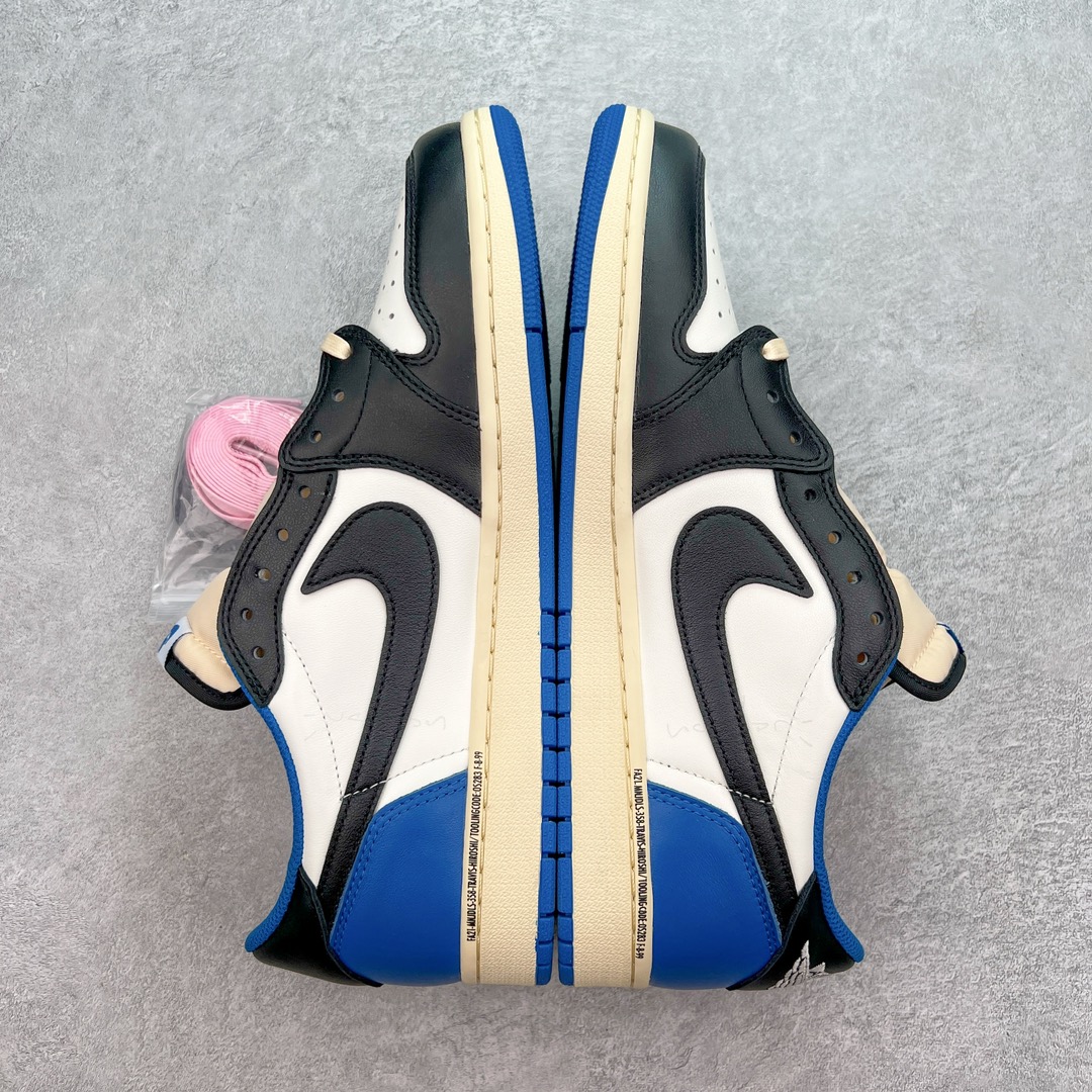 图片[5]-＃XC清远纯原福利 Travis Scott x Fragment Design x Air Jordan AJ1 Low OG SP 三方联名闪电倒钩2.0低帮 白蓝黑 DM7866-140 外贸高端零售特供批次 产品品控稳定性领先行业 各方面均可对飙L版 良心定价不杀猪 原厂全套原楦原纸板冲刀磨具开发 原厂皮料加持 原厂港宝加持定型后跟R度完美 同源原厂电绣 鬼脸飞翼针数密度立体效果一致 百分百一致原鞋 原厂拉帮工艺 针距密度一致 后跟弧度收口自然不对折 极致一眼正品既视感 进口玻璃冲刀皮料裁剪零毛边 全鞋电脑针车工艺 品控清洁度最高QC检验标准 免检产品 原厂订购鞋盒、鞋标、防尘纸、鞋撑、鞋带 追求极致的原厂味道 尺码：40.5 41 42 42.5 43 44 44.5 45 46 47.5-选品中心
