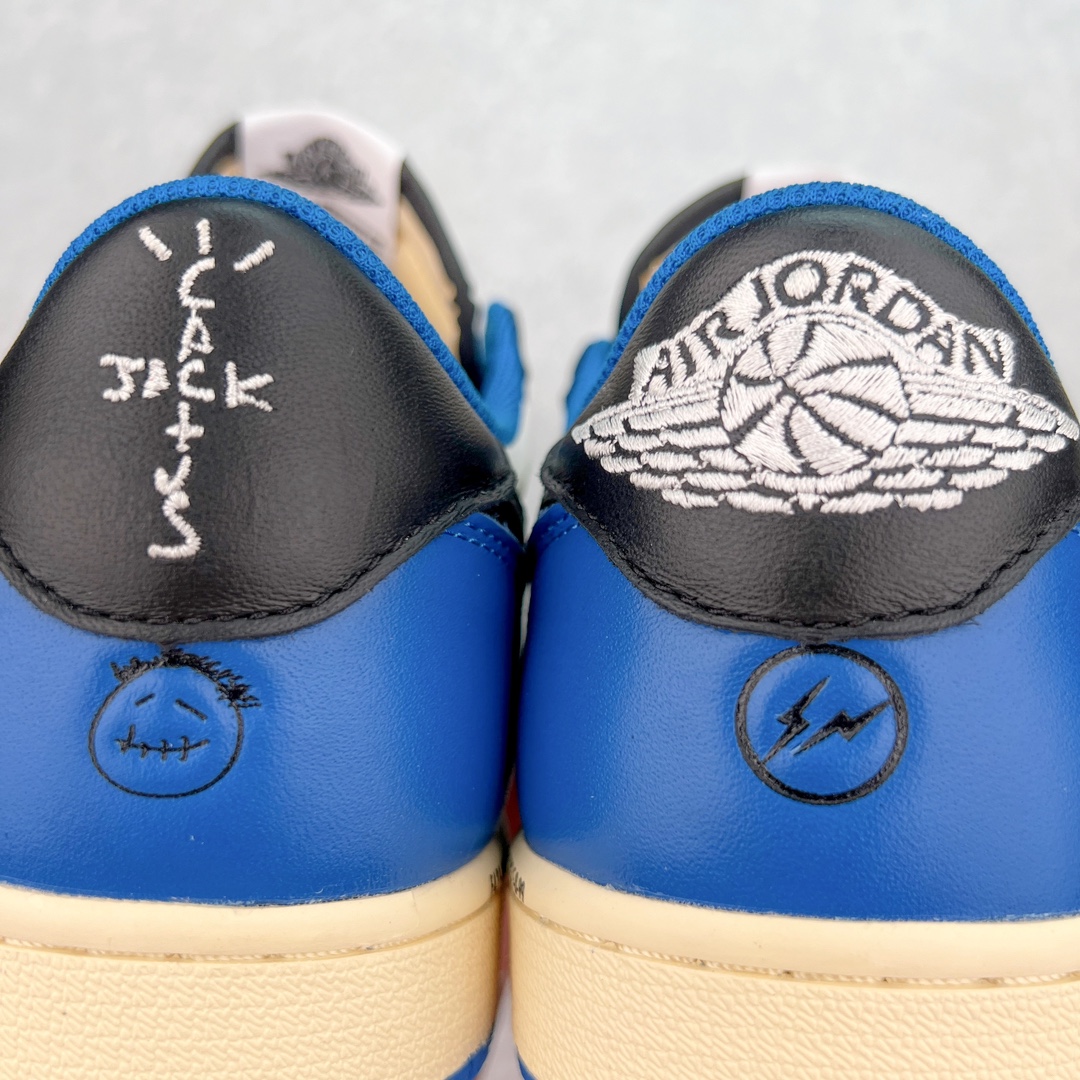 图片[18]-＃XC清远纯原福利 Travis Scott x Fragment Design x Air Jordan AJ1 Low OG SP 三方联名闪电倒钩2.0低帮 白蓝黑 DM7866-140 外贸高端零售特供批次 产品品控稳定性领先行业 各方面均可对飙L版 良心定价不杀猪 原厂全套原楦原纸板冲刀磨具开发 原厂皮料加持 原厂港宝加持定型后跟R度完美 同源原厂电绣 鬼脸飞翼针数密度立体效果一致 百分百一致原鞋 原厂拉帮工艺 针距密度一致 后跟弧度收口自然不对折 极致一眼正品既视感 进口玻璃冲刀皮料裁剪零毛边 全鞋电脑针车工艺 品控清洁度最高QC检验标准 免检产品 原厂订购鞋盒、鞋标、防尘纸、鞋撑、鞋带 追求极致的原厂味道 尺码：40.5 41 42 42.5 43 44 44.5 45 46 47.5-选品中心