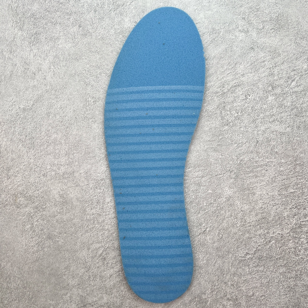 图片[22]-＃XC清远纯原福利 Travis Scott x Fragment Design x Air Jordan AJ1 Low OG SP 三方联名闪电倒钩2.0低帮 白蓝黑 DM7866-140 外贸高端零售特供批次 产品品控稳定性领先行业 各方面均可对飙L版 良心定价不杀猪 原厂全套原楦原纸板冲刀磨具开发 原厂皮料加持 原厂港宝加持定型后跟R度完美 同源原厂电绣 鬼脸飞翼针数密度立体效果一致 百分百一致原鞋 原厂拉帮工艺 针距密度一致 后跟弧度收口自然不对折 极致一眼正品既视感 进口玻璃冲刀皮料裁剪零毛边 全鞋电脑针车工艺 品控清洁度最高QC检验标准 免检产品 原厂订购鞋盒、鞋标、防尘纸、鞋撑、鞋带 追求极致的原厂味道 尺码：40.5 41 42 42.5 43 44 44.5 45 46 47.5-选品中心