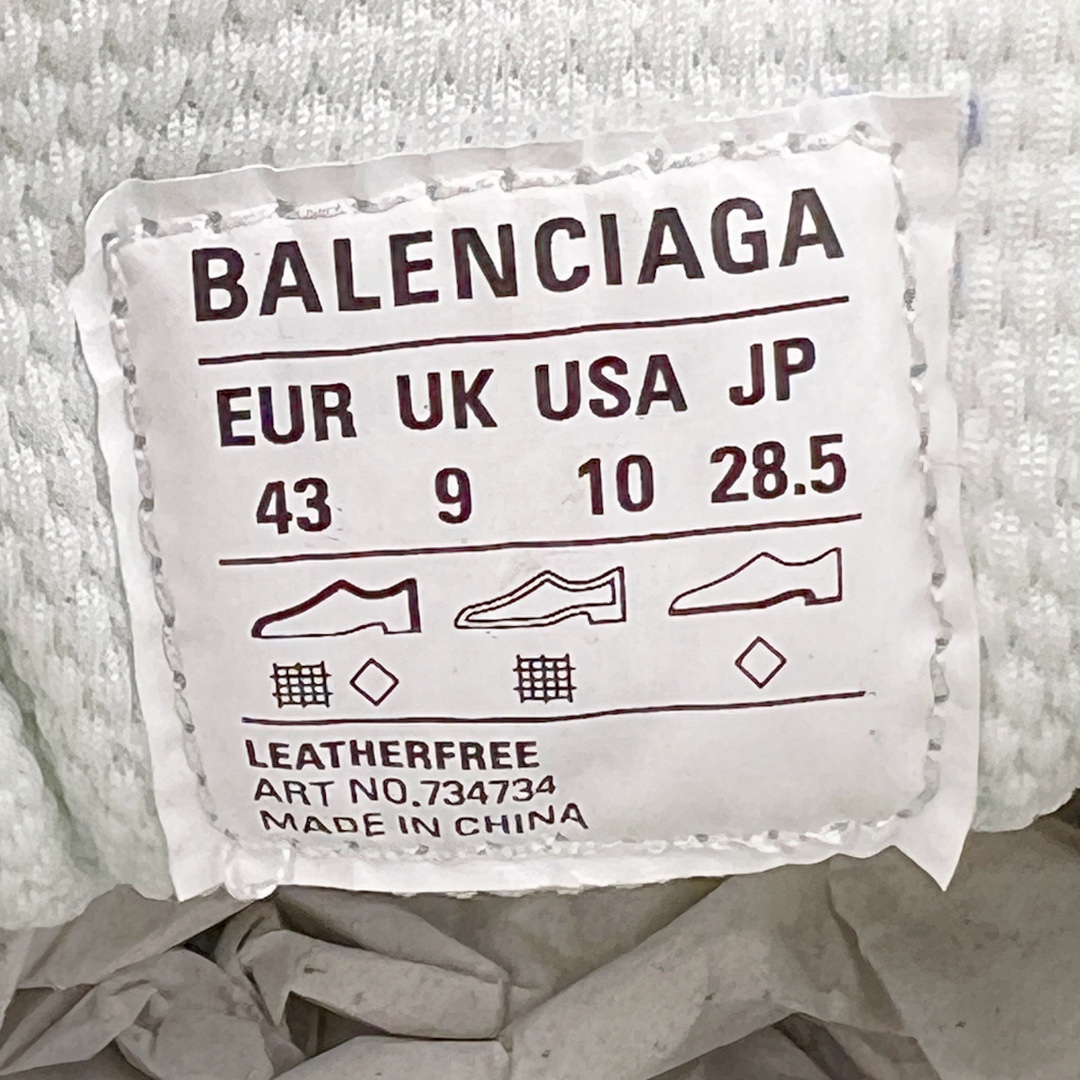 图片[11]-💰430 ＃OG纯原 BALENCIAGA 3XL Sneakers 巴黎世家十代网布系带低帮走秀复古老爹鞋 黑色闪钻 全套原纸板楦头开发 最原汁原味的灵魂版型 全鞋荧光划线卡点 胶水把控整洁度追求极致完美 每一双都是工艺品 多重QC质检 超越公司货的品控标准 实实在在的免检产品 原盒原配 正确字体电绣 粗细、位置、大小正确 侧边TPU 透气孔匹配意产原版 正确分离大底 TPU软底 原版一致大底LOGO 立体感十足 原厂皮料水洗做旧 采购原厂网纱 不含皮革 网布材料和聚氨酯 磨损效果 鞋头边缘和后帮 Balenciaga 徽标 鞋面和后跟凸印尺码 鞋舌 3XL 橡胶品牌标识和反光细节 鞋帮拉袢和鞋舌拉祥 配反光细节 备用鞋带在鞋履前侧 可在穿着前取下 便于不同造型搭配 正常尺码 尺码：35 36 37 38 39 40 41 42 43 44 45 46 编码：by5936000-运动鞋