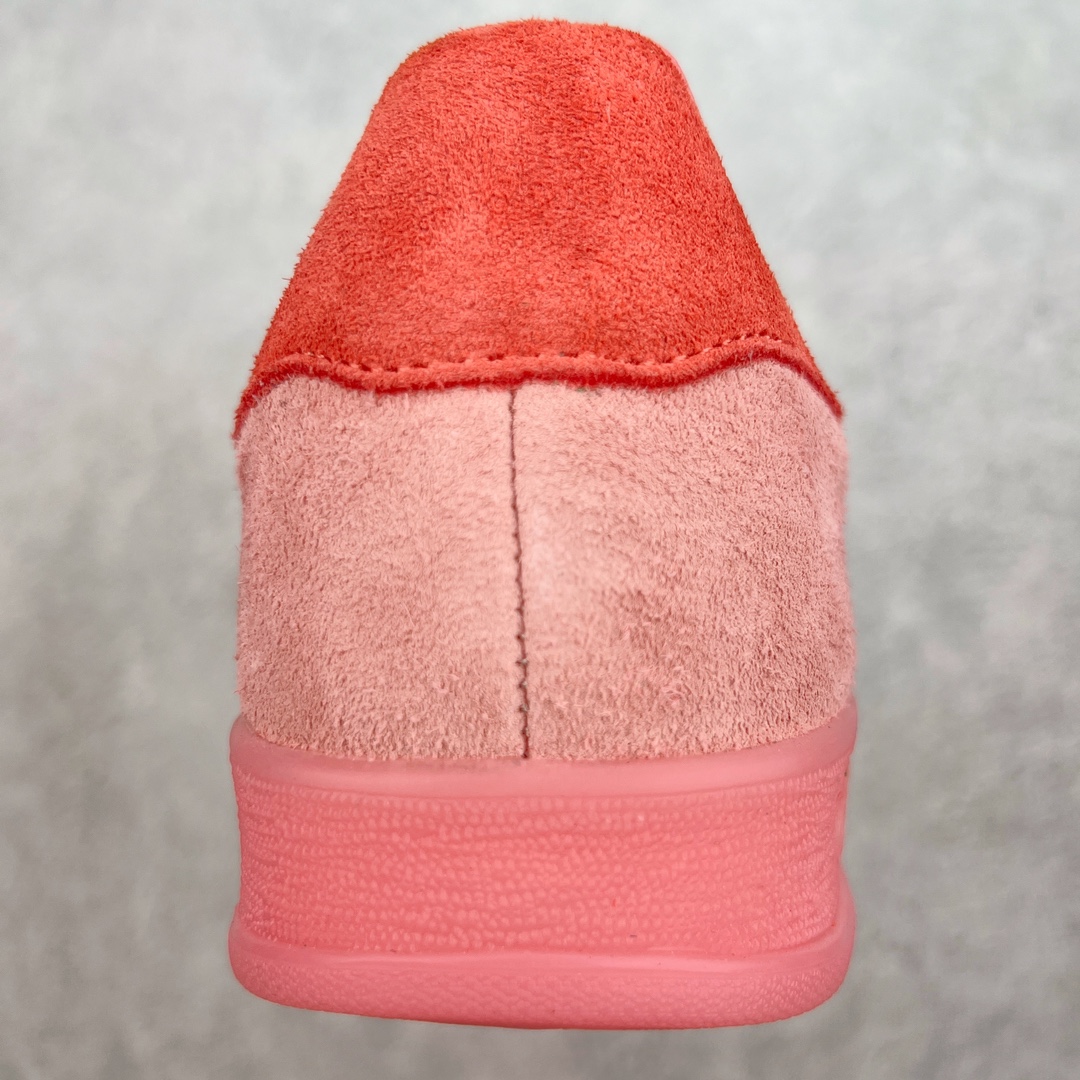 图片[8]-＃MF AD Original Gazelle Indoor Trainers 瞪羚室内鞋系列低帮复古百搭休闲运动德训风板鞋 IG6782 高端零售特供批次 原厂定制长毛翻毛皮组合环保纤维革鞋面材质 内置环保海玻璃鞋垫 外置RB橡胶大底 产品品控稳定性领先行业 原厂全套原楦原纸板冲刀磨具开发 原厂皮料加持 原厂港宝加持定型后跟R度完美 将复古进行到底 简约流畅 三十年不变经典 这款Gazelle运动鞋 无论面料、配色、质感或设计 都只在重现其1991年原款的经典 皮革鞋面 撞色三条纹和鞋跟标的设计 力求呈现90年代的经典复古风潮 Samba火热的同时 也带动了其它的复古鞋型 Gazelle便是其中一只 Gazelle Indoor拥有包边更宽的T字型鞋头 更好的保护运动员的前掌 浓浓的复古氛围感 非常适合现在流行的Cleanfit风格 尺码：35.5 36 36⅔ 37⅓ 38 38⅔ 39⅓ 40 40⅔ 41⅓ 42 42⅔ 43⅓ 44 44⅔ 45-选品中心