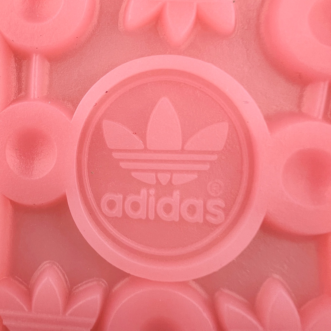 图片[20]-＃MF AD Original Gazelle Indoor Trainers 瞪羚室内鞋系列低帮复古百搭休闲运动德训风板鞋 IG6782 高端零售特供批次 原厂定制长毛翻毛皮组合环保纤维革鞋面材质 内置环保海玻璃鞋垫 外置RB橡胶大底 产品品控稳定性领先行业 原厂全套原楦原纸板冲刀磨具开发 原厂皮料加持 原厂港宝加持定型后跟R度完美 将复古进行到底 简约流畅 三十年不变经典 这款Gazelle运动鞋 无论面料、配色、质感或设计 都只在重现其1991年原款的经典 皮革鞋面 撞色三条纹和鞋跟标的设计 力求呈现90年代的经典复古风潮 Samba火热的同时 也带动了其它的复古鞋型 Gazelle便是其中一只 Gazelle Indoor拥有包边更宽的T字型鞋头 更好的保护运动员的前掌 浓浓的复古氛围感 非常适合现在流行的Cleanfit风格 尺码：35.5 36 36⅔ 37⅓ 38 38⅔ 39⅓ 40 40⅔ 41⅓ 42 42⅔ 43⅓ 44 44⅔ 45-选品中心