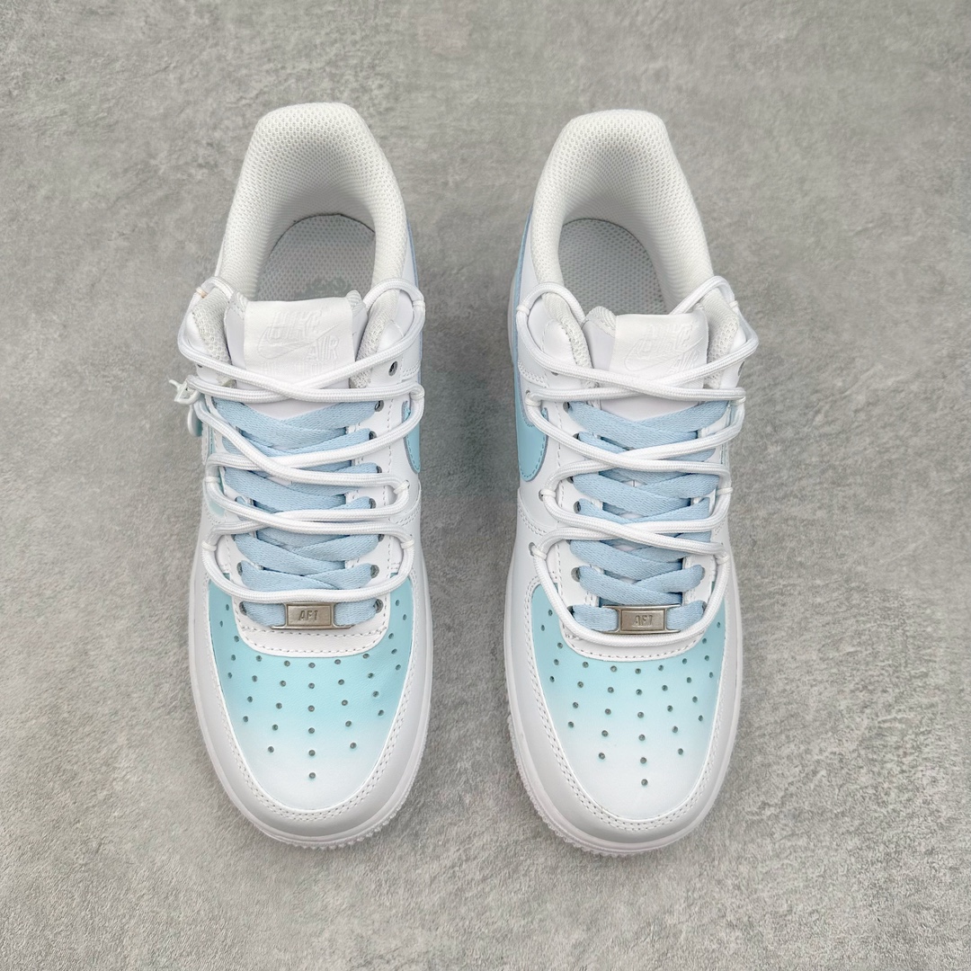 图片[2]-💰240 NK Air Force 1´07 Low 空军一号低帮百搭休闲运动板鞋ZH0316-028 柔软、弹性十足的缓震性能和出色的中底设计 横跨复古与现代的外型结合 造就出风靡全球 三十多年的Force 1 直到今天还深受青睐 SIZE：36 36.5 37.5 38 38.5 39 40 40.5 41 42 42.5 43 44 44.5 45 编码：Mby3936010-运动鞋