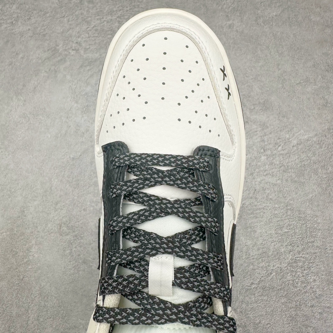 图片[4]-NK Dunk Low 定制配色 LW1818-104 大厂出品 极力推荐 原装头层材料 独家版型蒸餾加工帶來的是更好的视觉和脚感体验大厂纯原品质出货 清洁度 电绣工艺 皮料切割干净无任何毛边 细节完美 尺码：36 36.5 37.5 38 38.5 39 40 40.5 41 42 42.5 43 44 44.5 45 46 47.5-选品中心